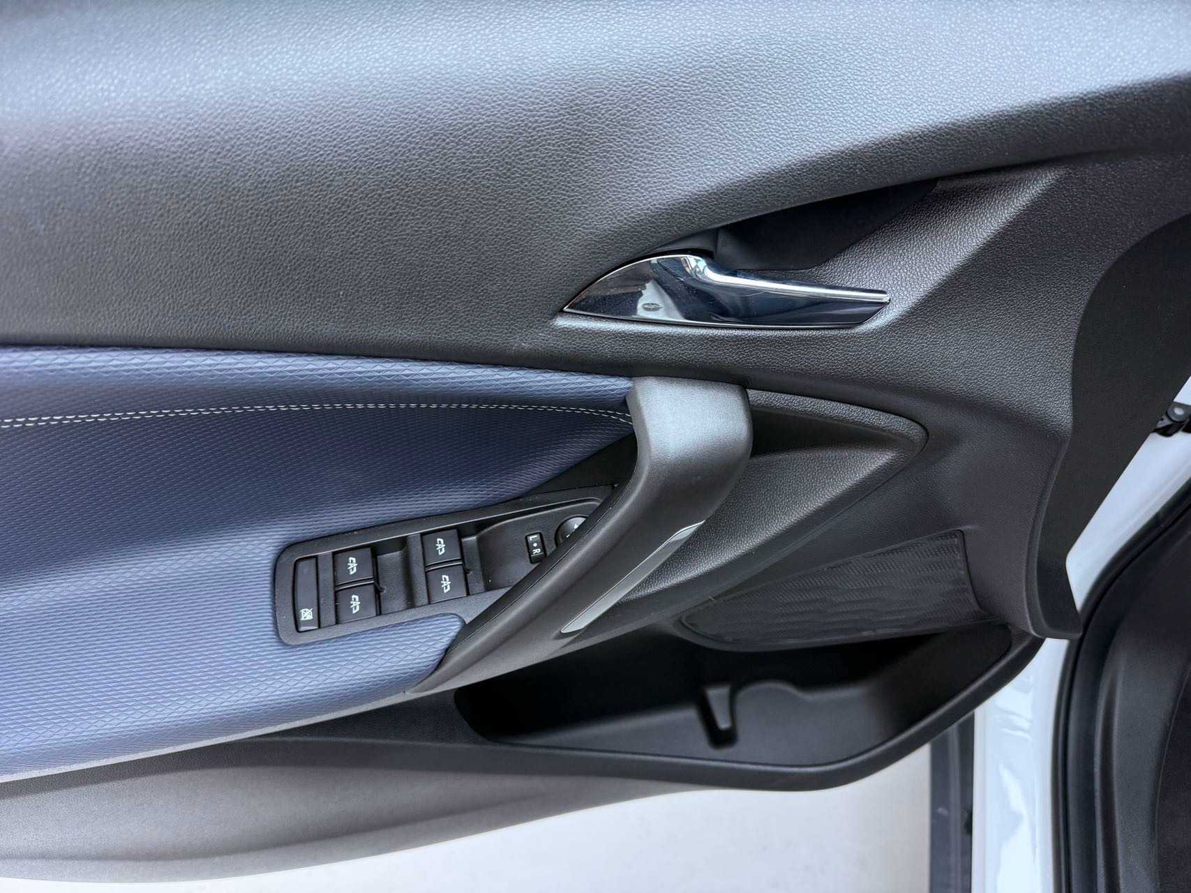 Chevrolet Tracker 2021 #11 Chevrolet Tracker 2021 car image #11