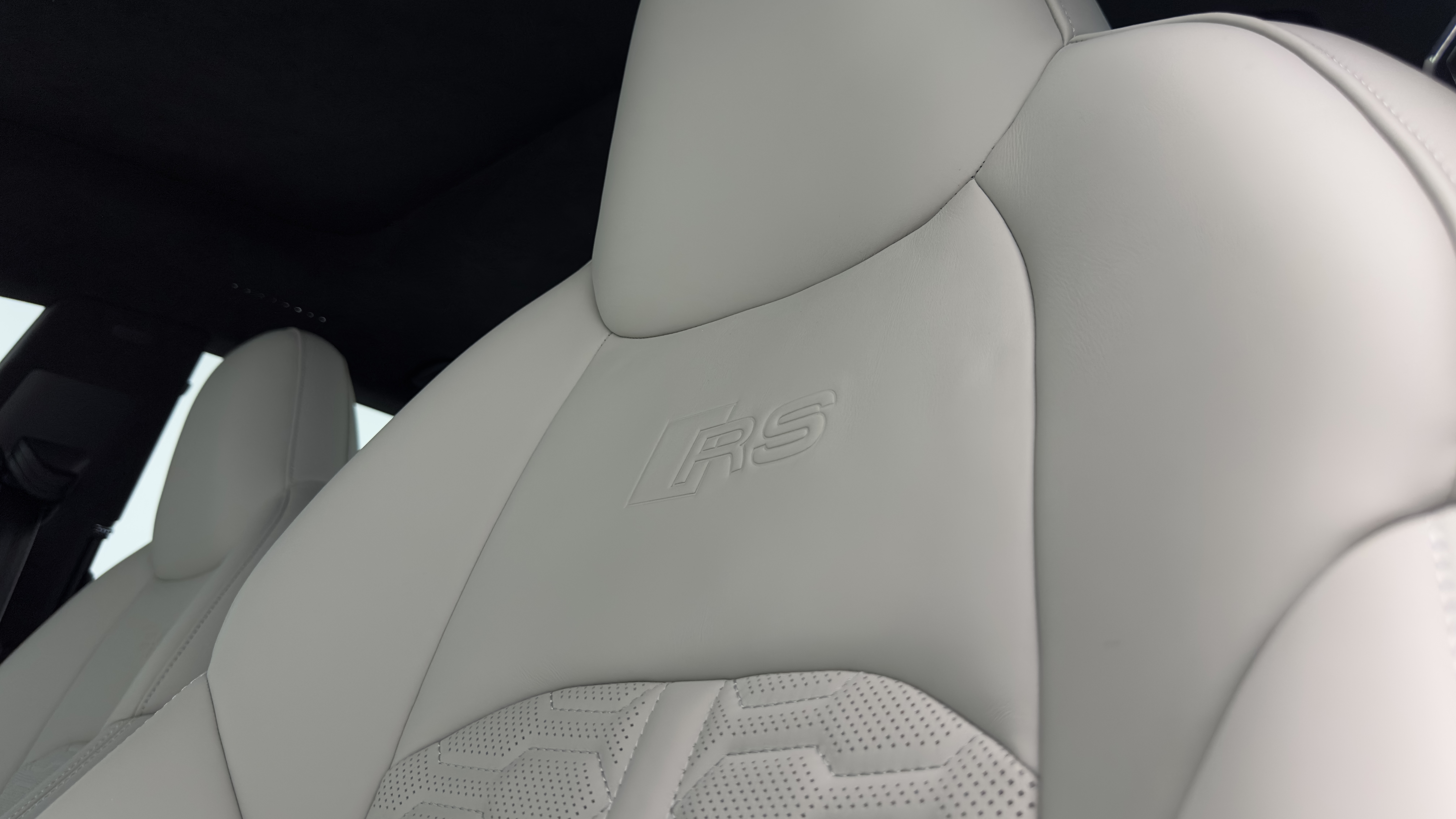 Audi RS 7 2021 car image #11