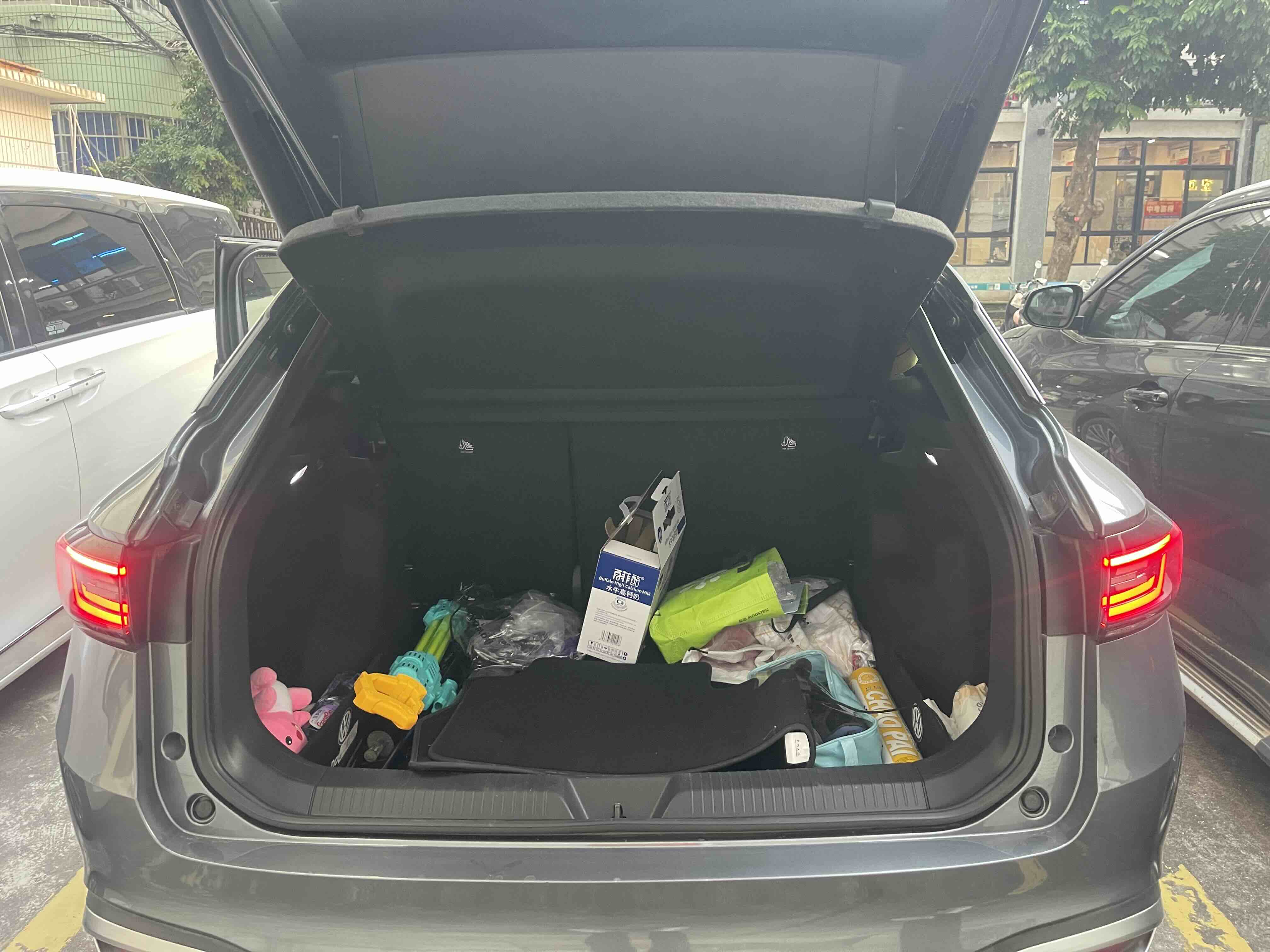 Volkswagen ID.4 X 2022 immagine di auto #11