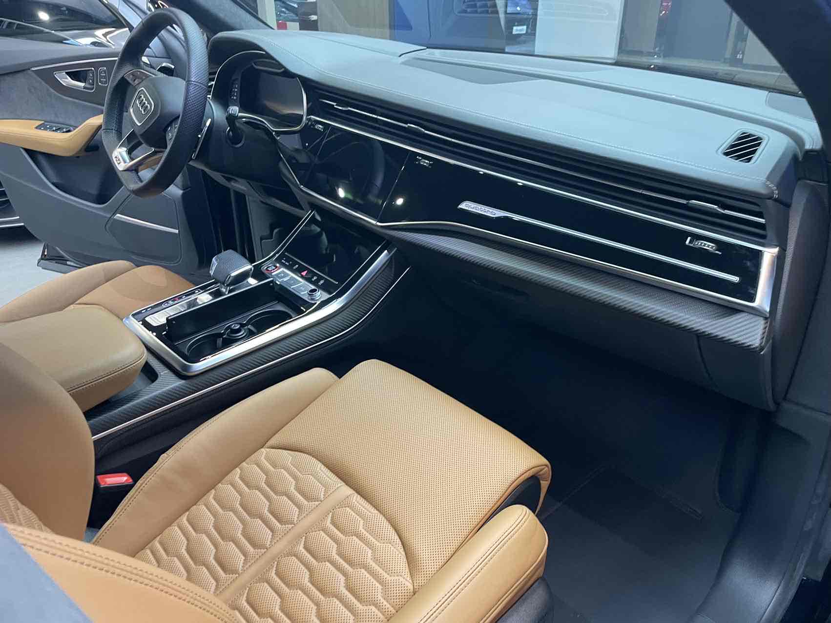 Audi RS Q8 2021 car image #11