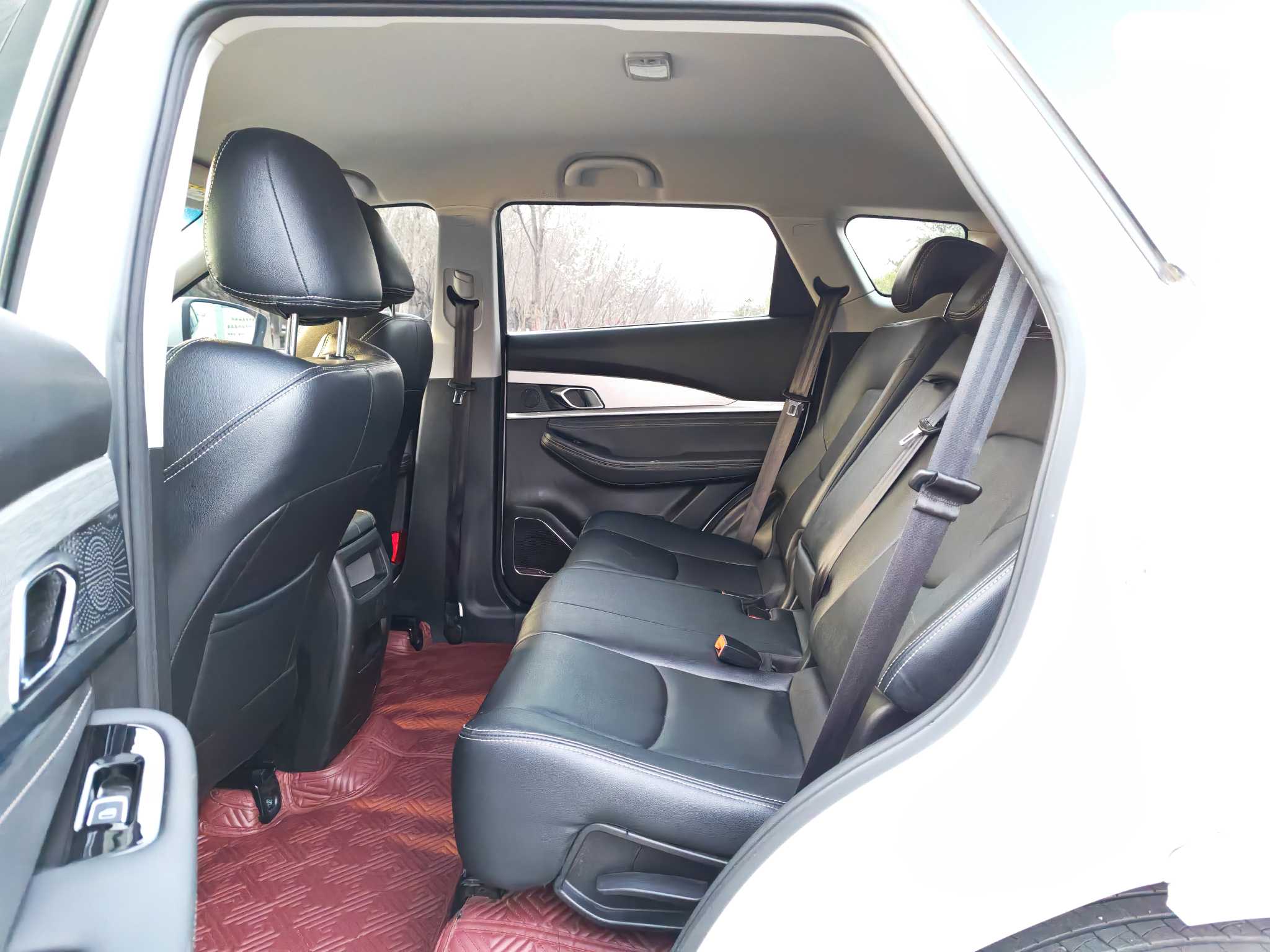 X70 2021 car image #11