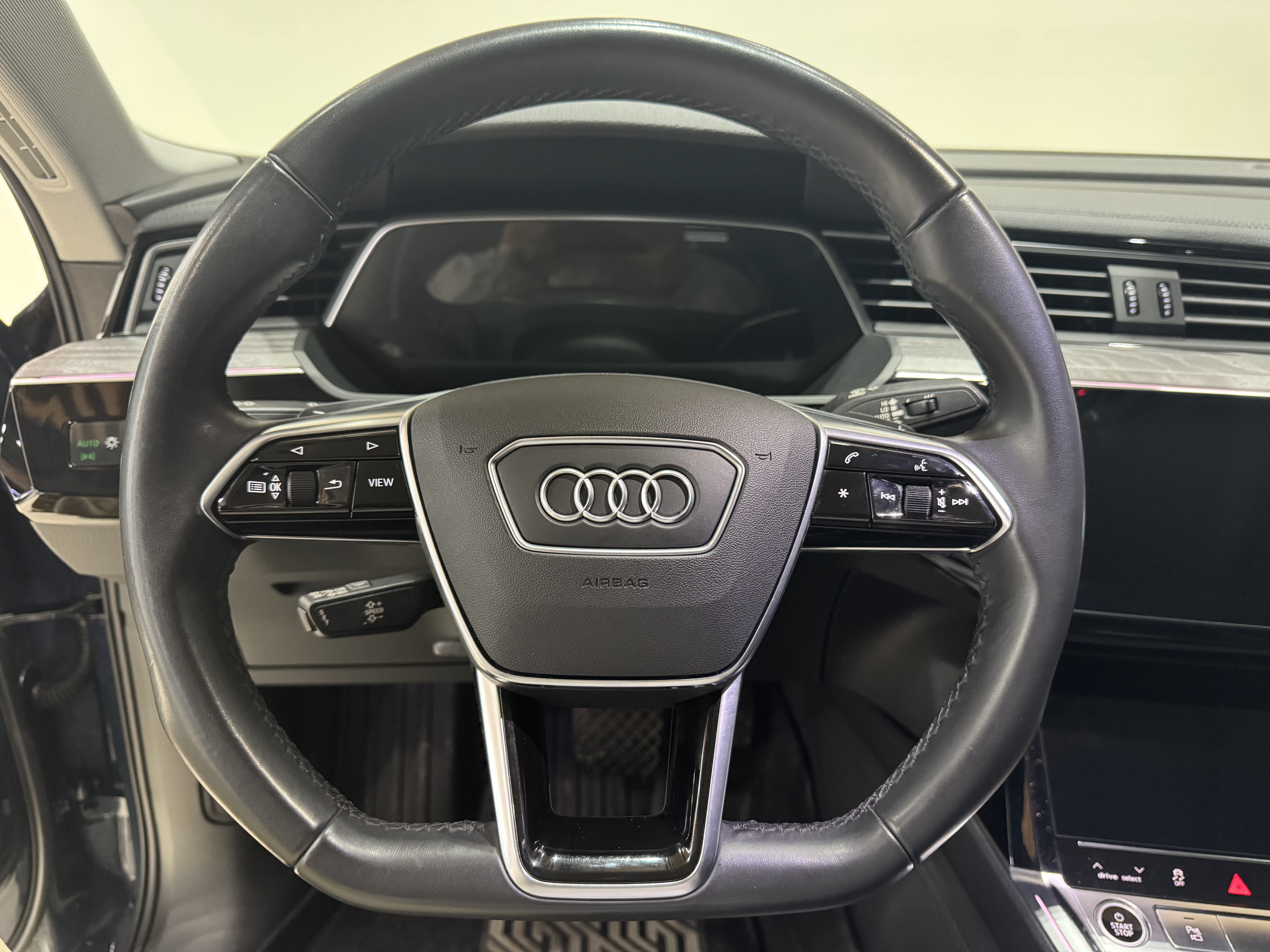 Audi e-tron (Imported) 2022 car image #11