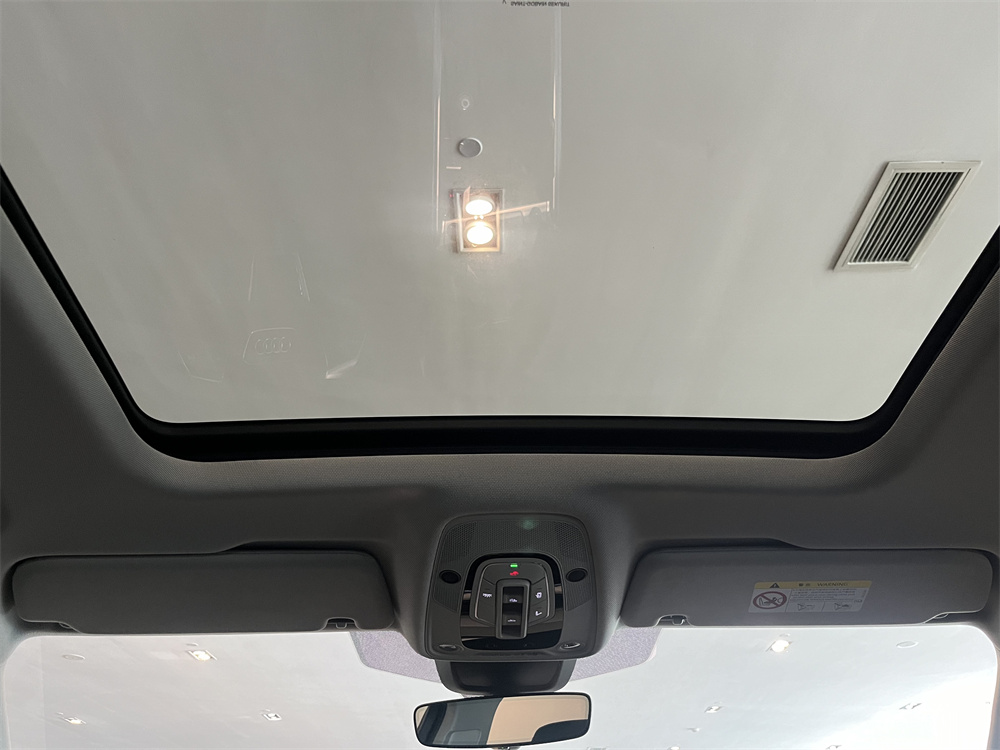 Audi e-tron 2023 #11 Audi e-tron 2023 car image #11