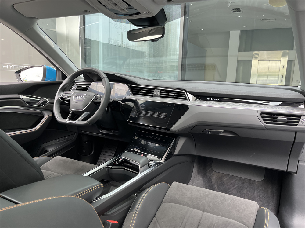 Audi e-tron 2023 #11 Audi e-tron 2023 car image #11