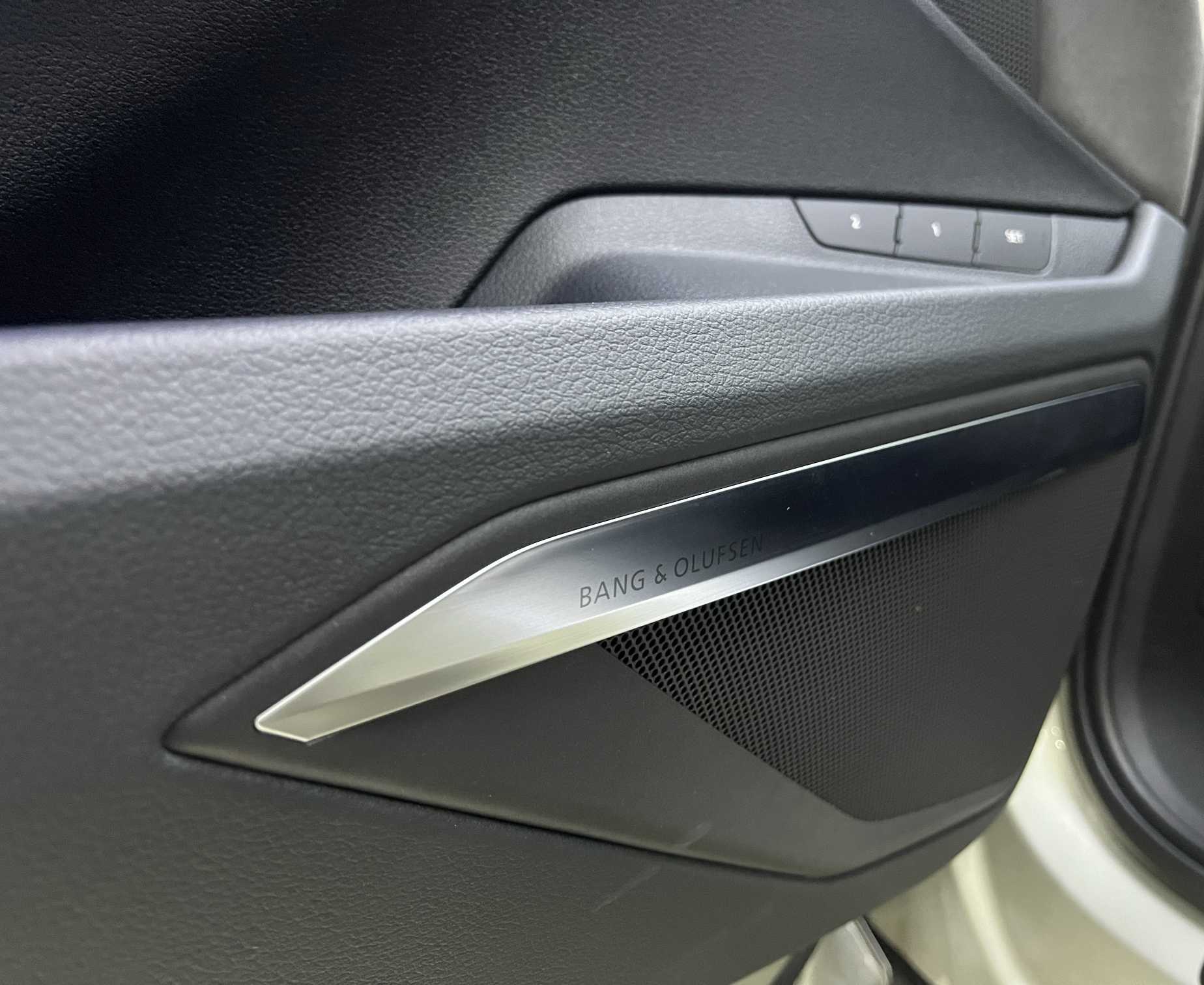 Audi e-tron 2022 car image #11