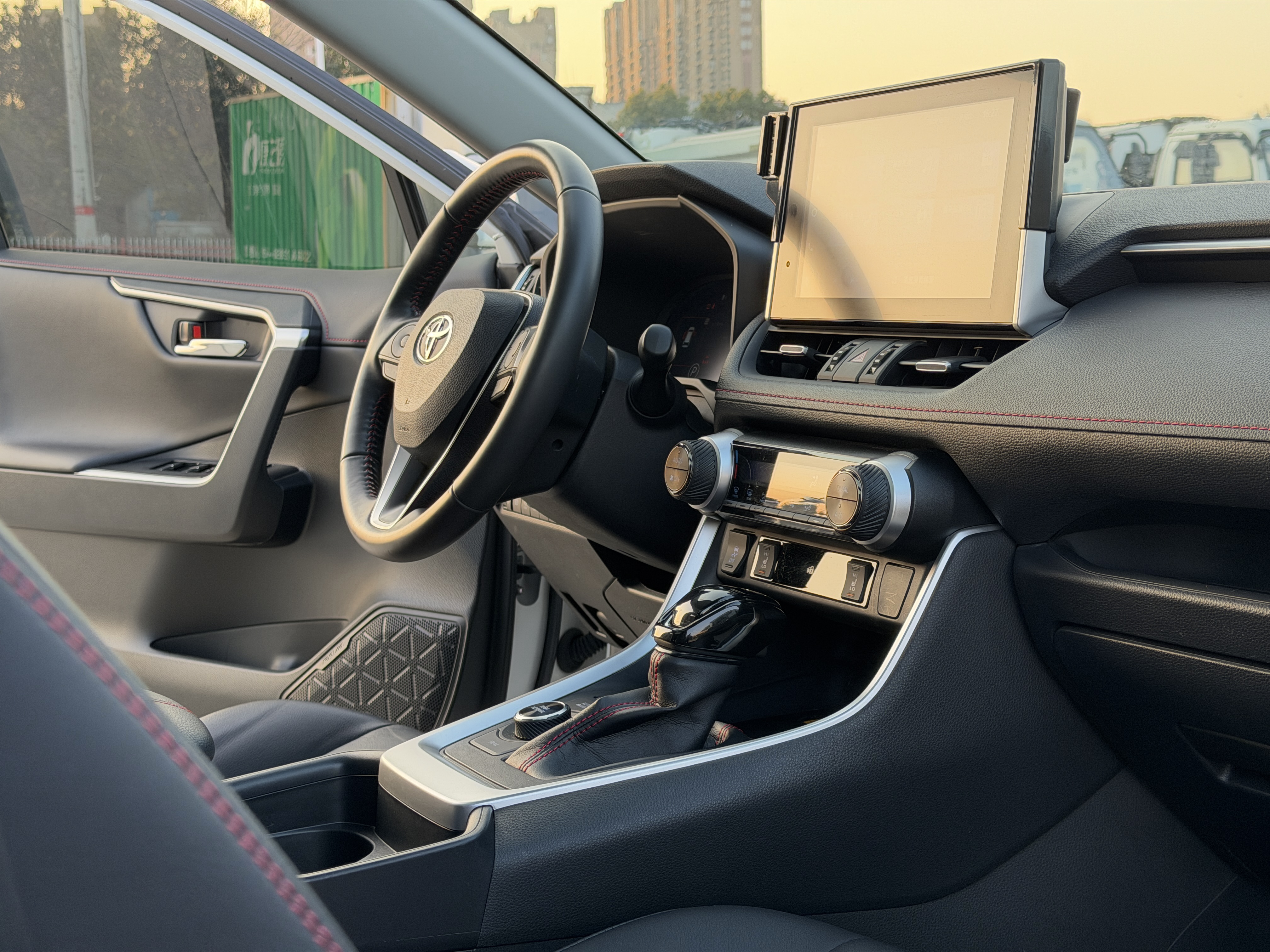 Toyota RAV4 Hybird E+ 2021 immagine di auto #11