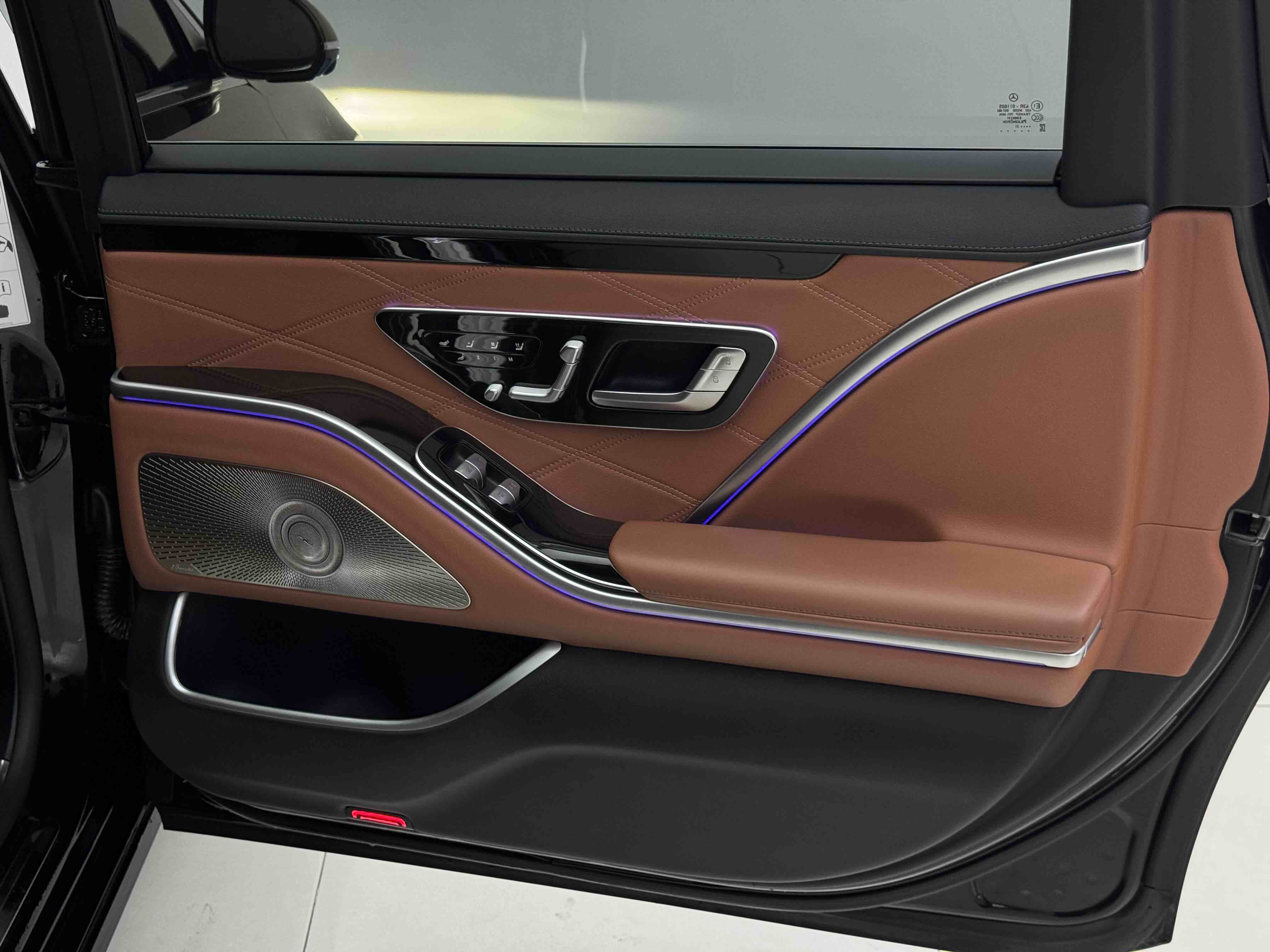 Mercedes-Benz Maybach S Class 2021 car image #11