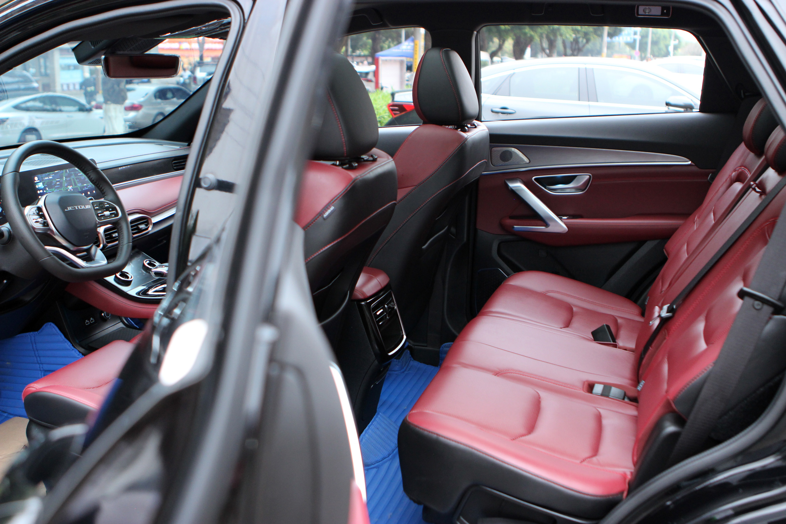 X70 PLUS 2022 car image #11