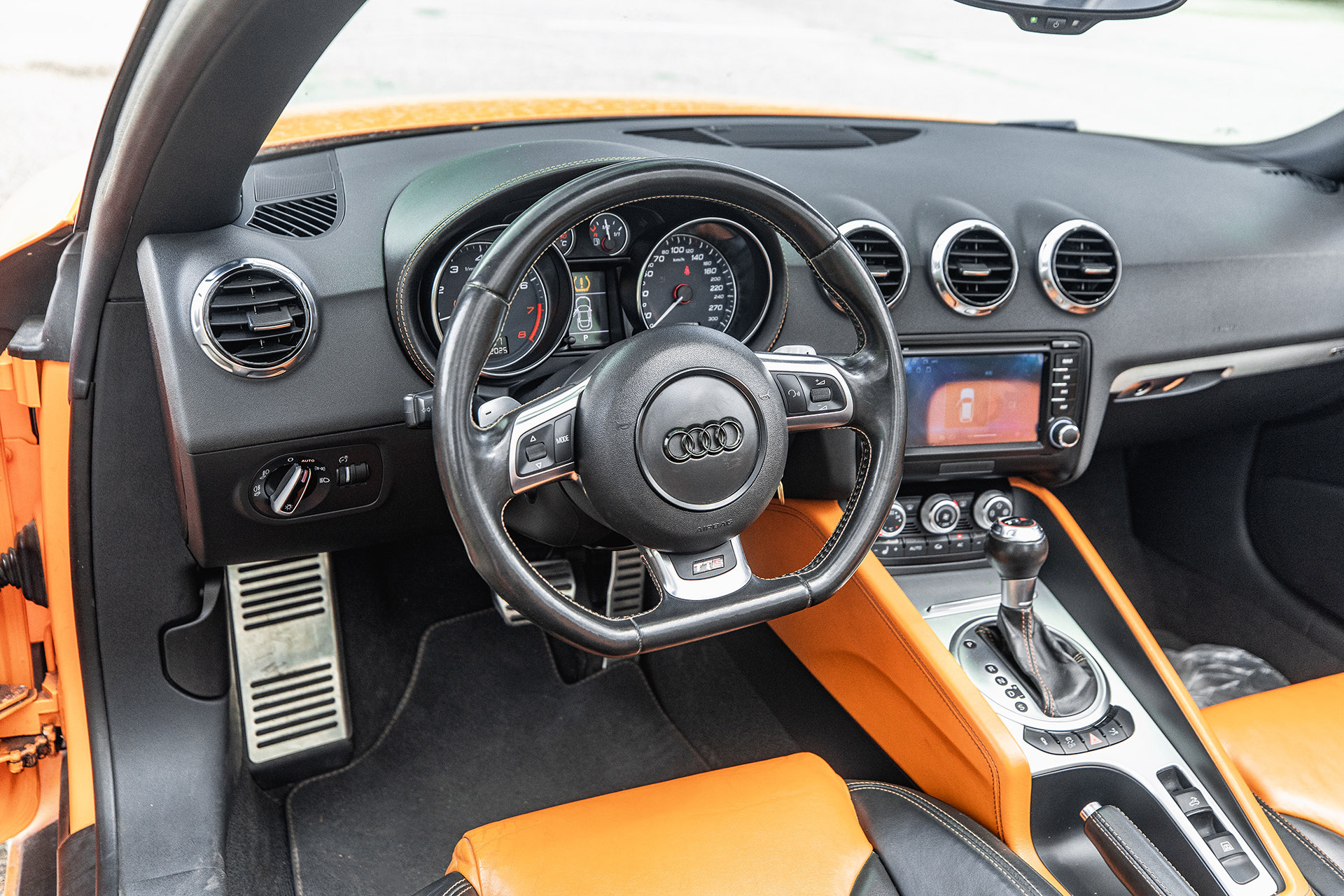 Audi TTS 2013 car image #11