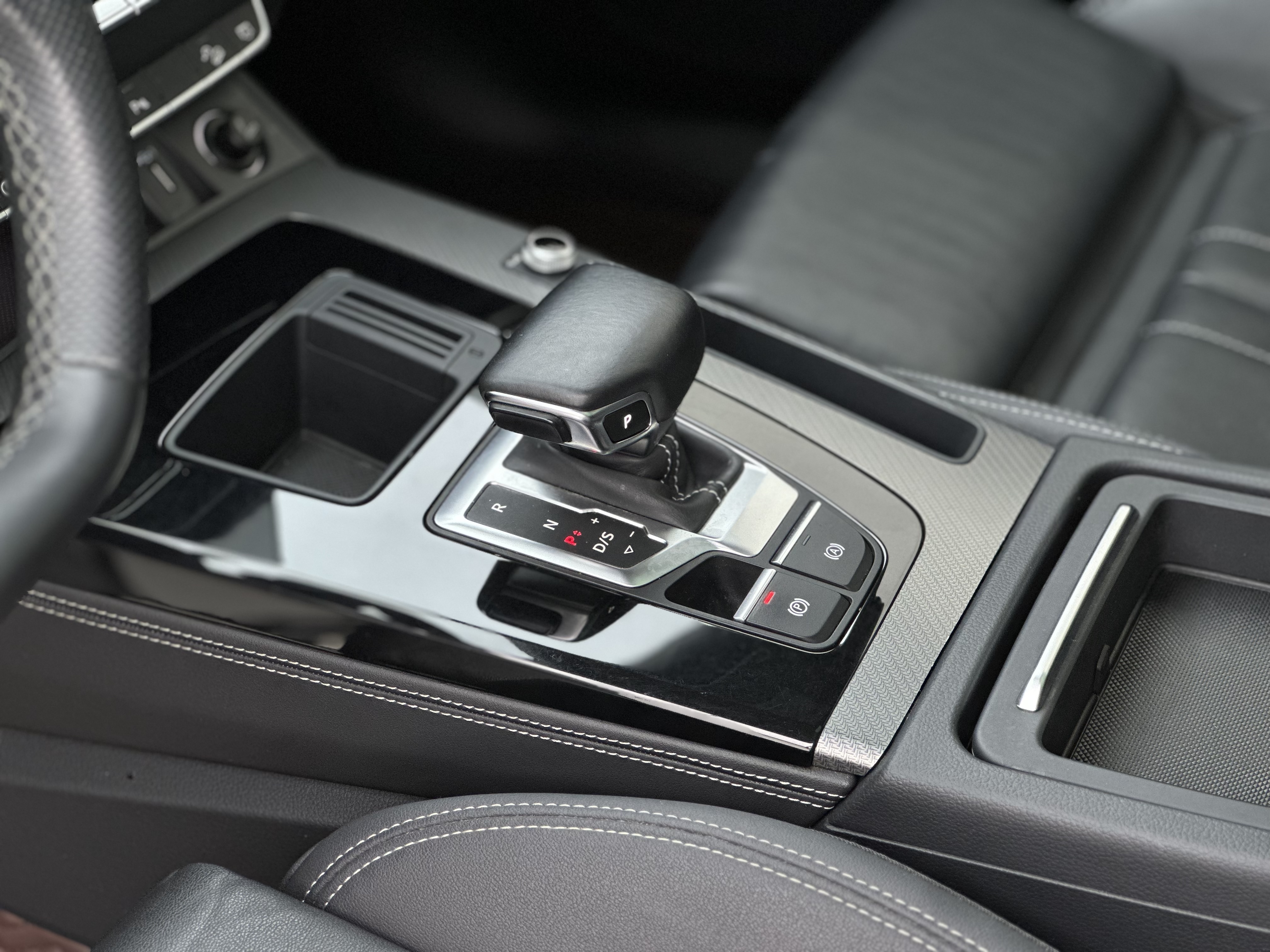 Audi Q5L 2022 car image #11