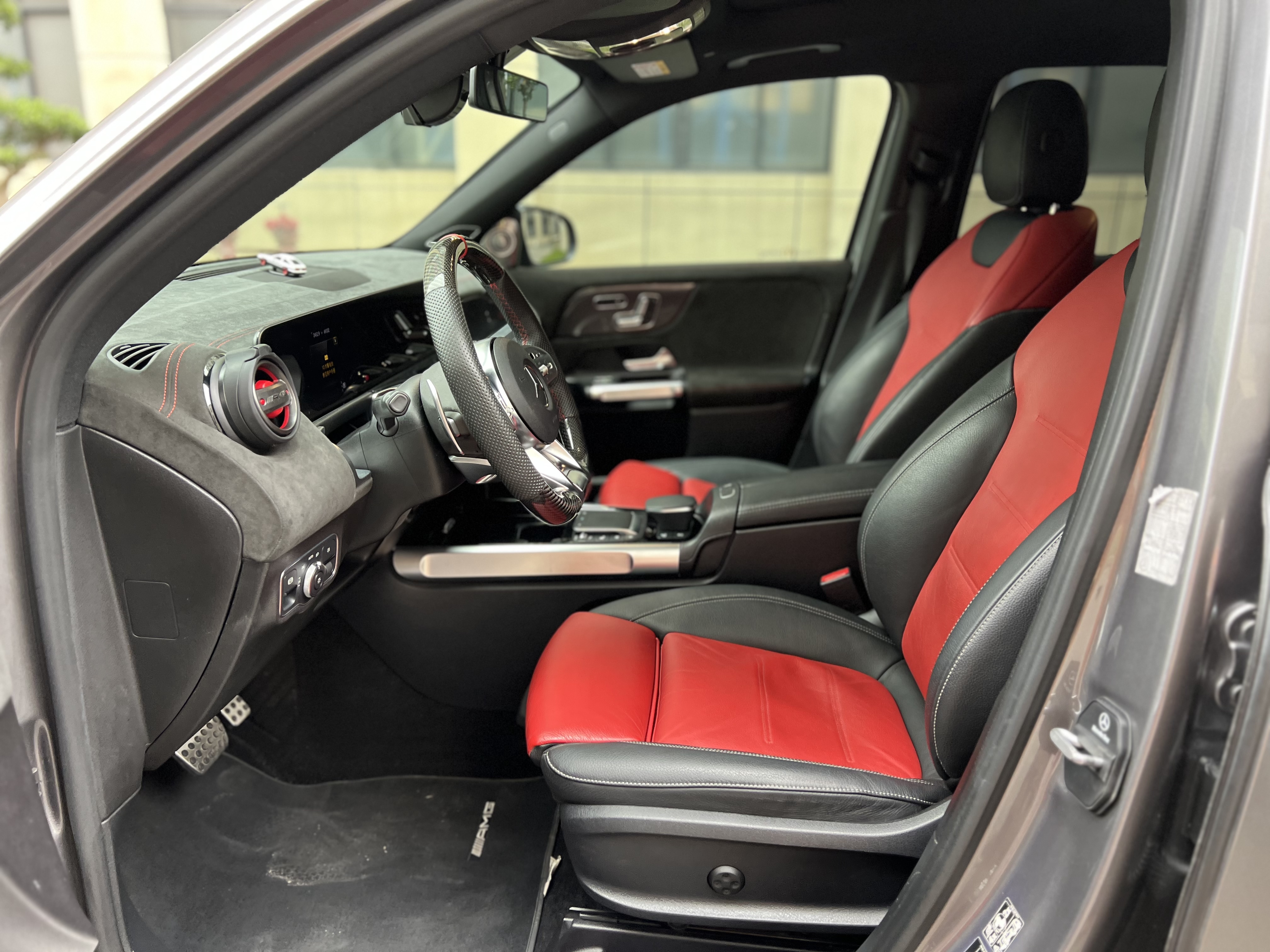 Mercedes-Benz GLB AMG 2021 صورة سيارة #11