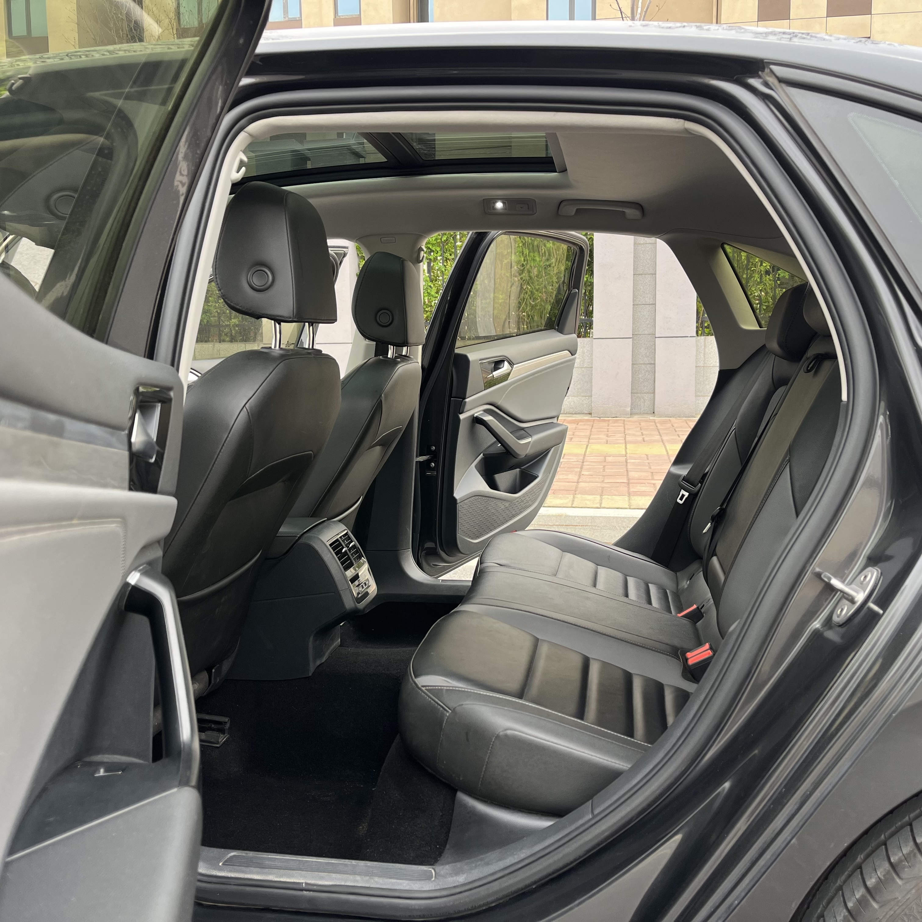 Volkswagen Sagitar 2021 car image #11