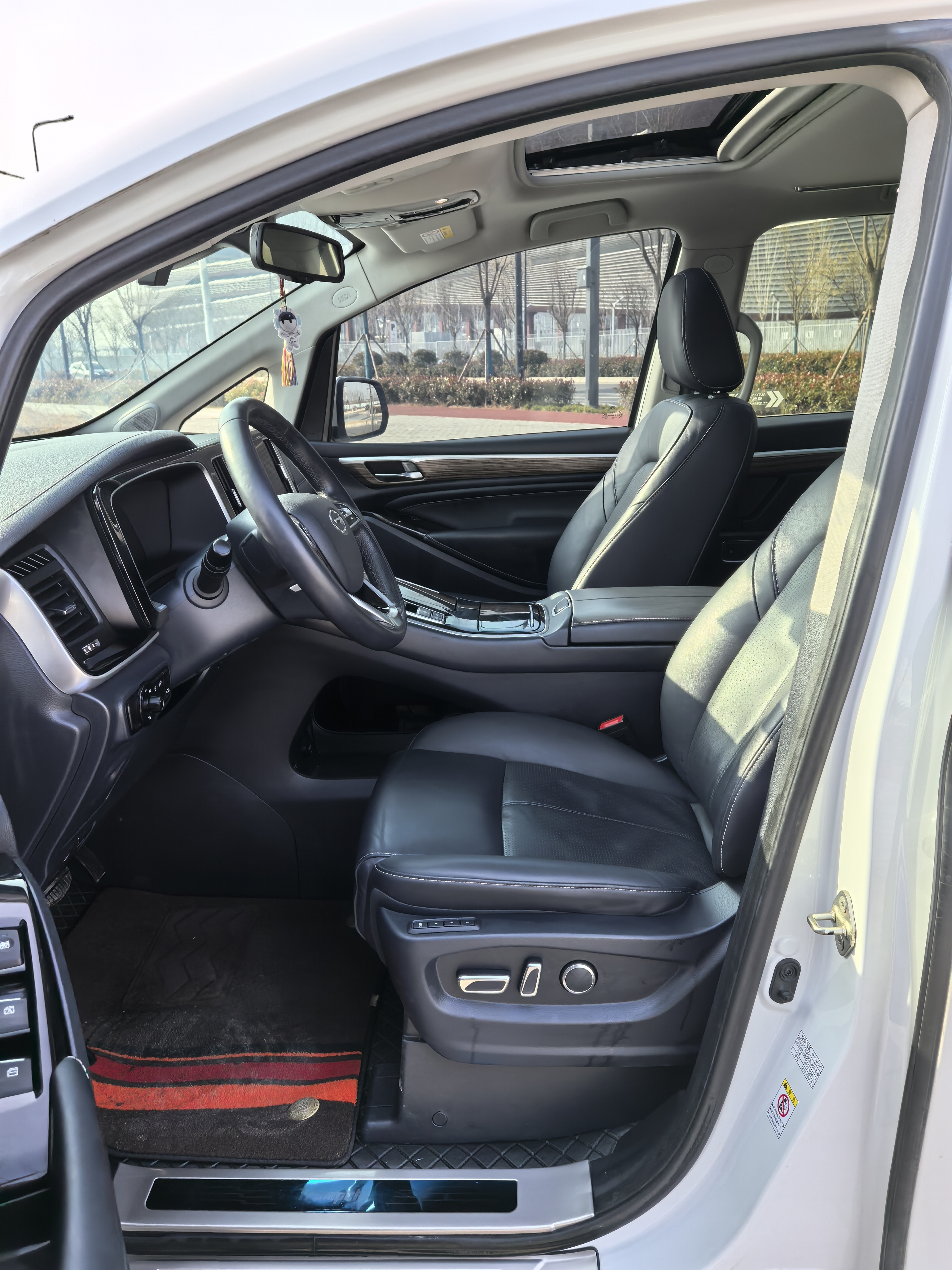 GAC Trumpchi M8 2022 #11 GAC Trumpchi M8 2022 car image #11