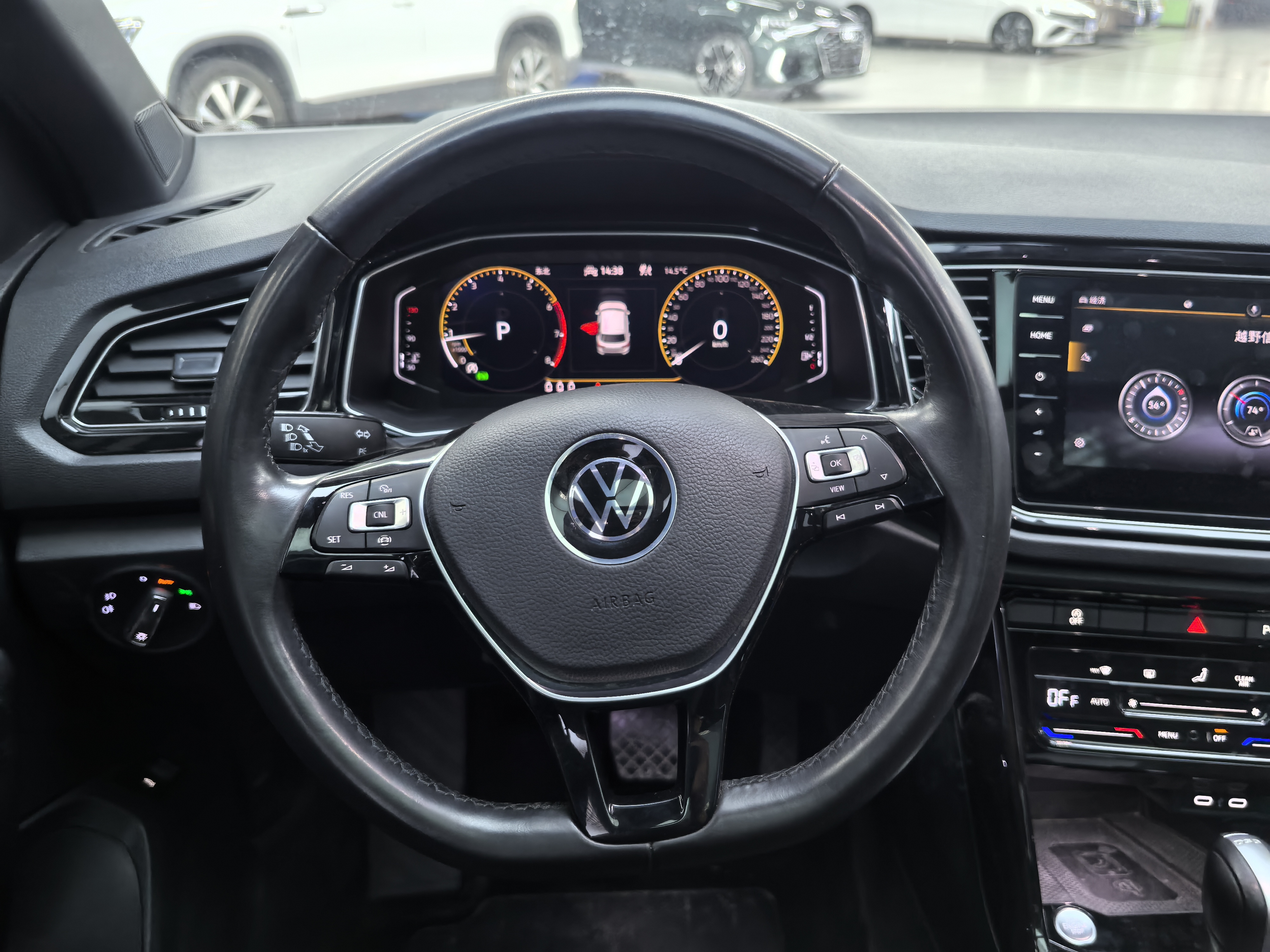 T-Roc 2022 car image #11