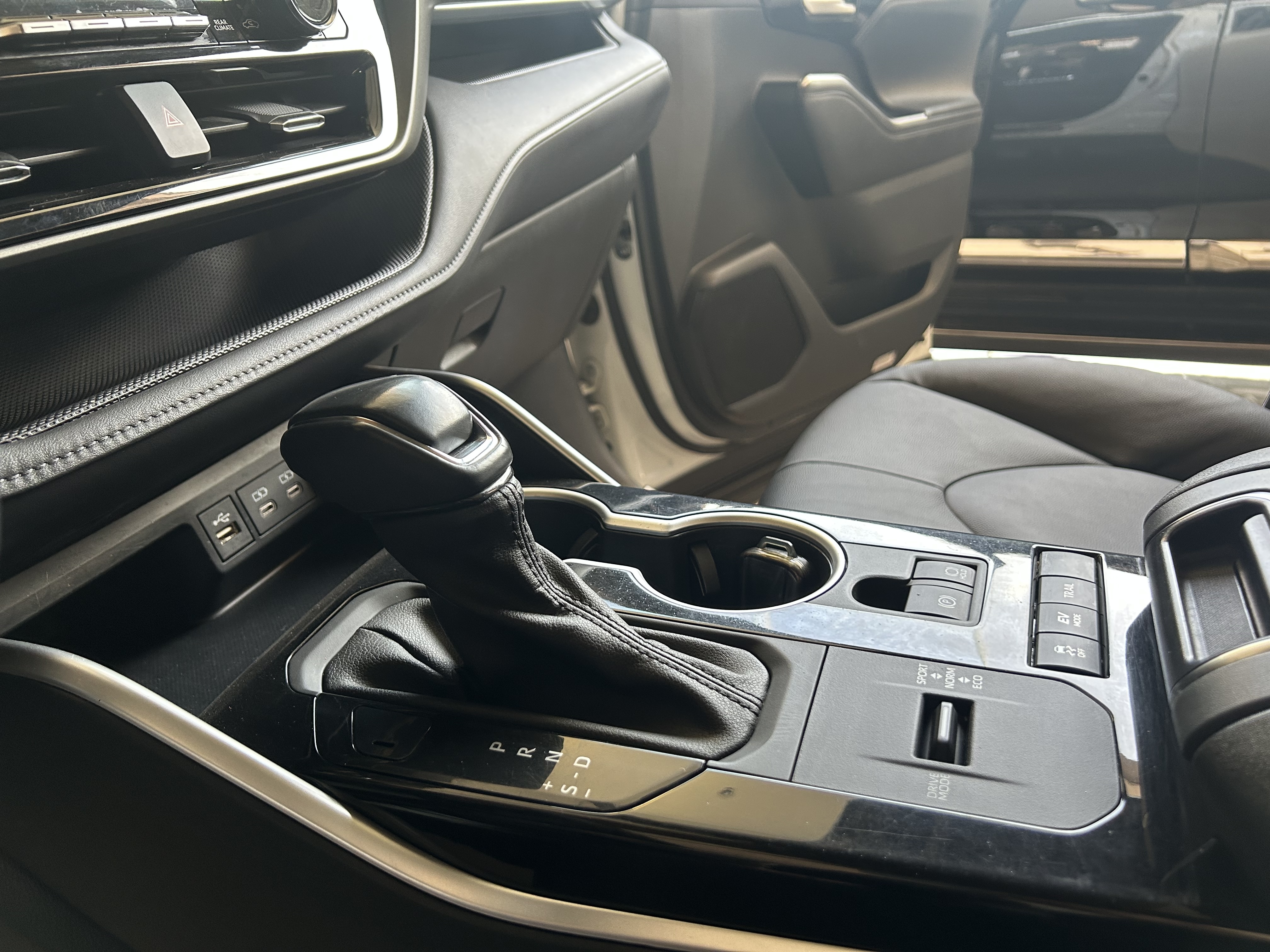 Toyota Highlander 2022 immagine di auto #11