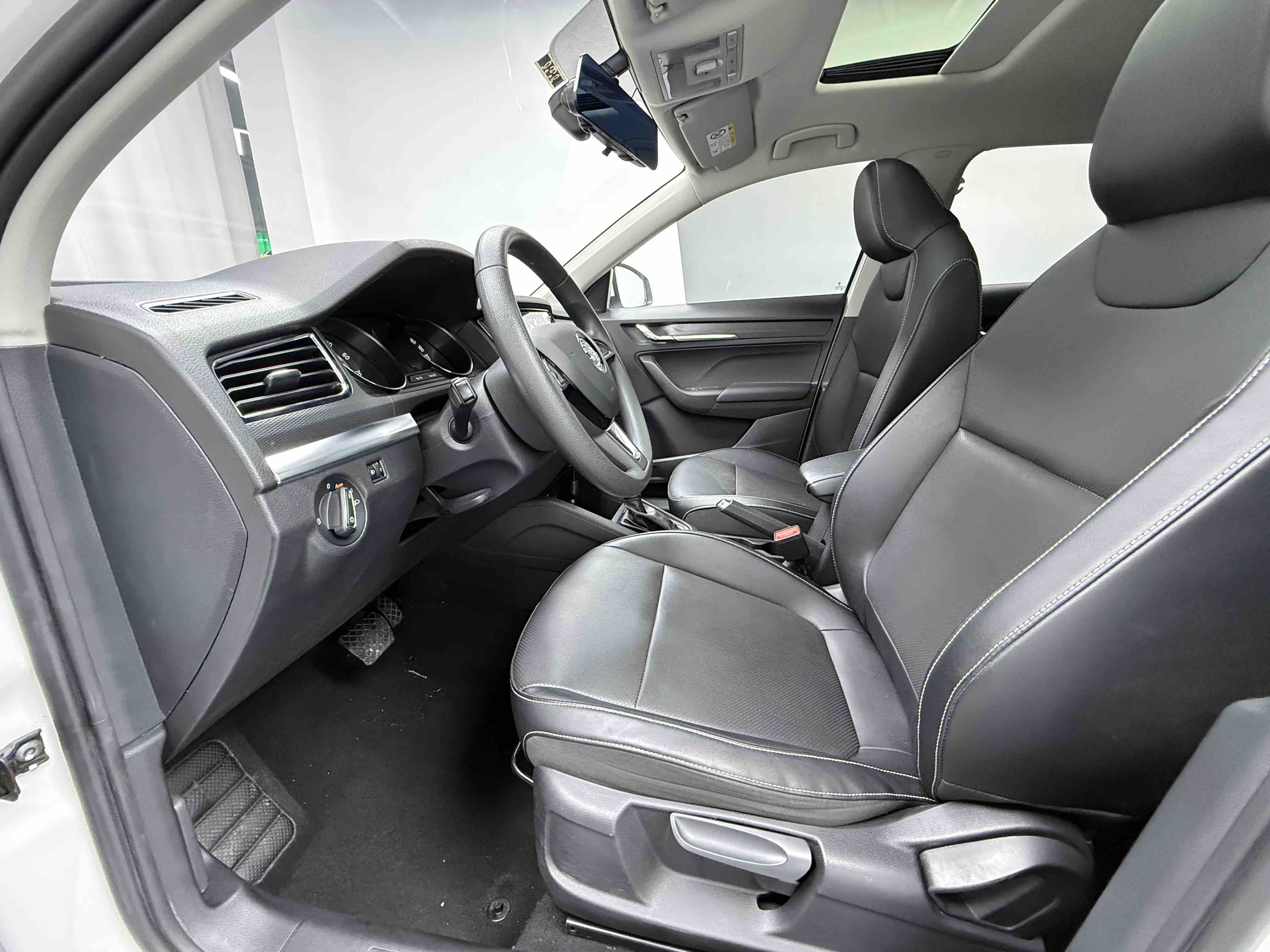 Skoda Kamiq 2021 صورة سيارة #11