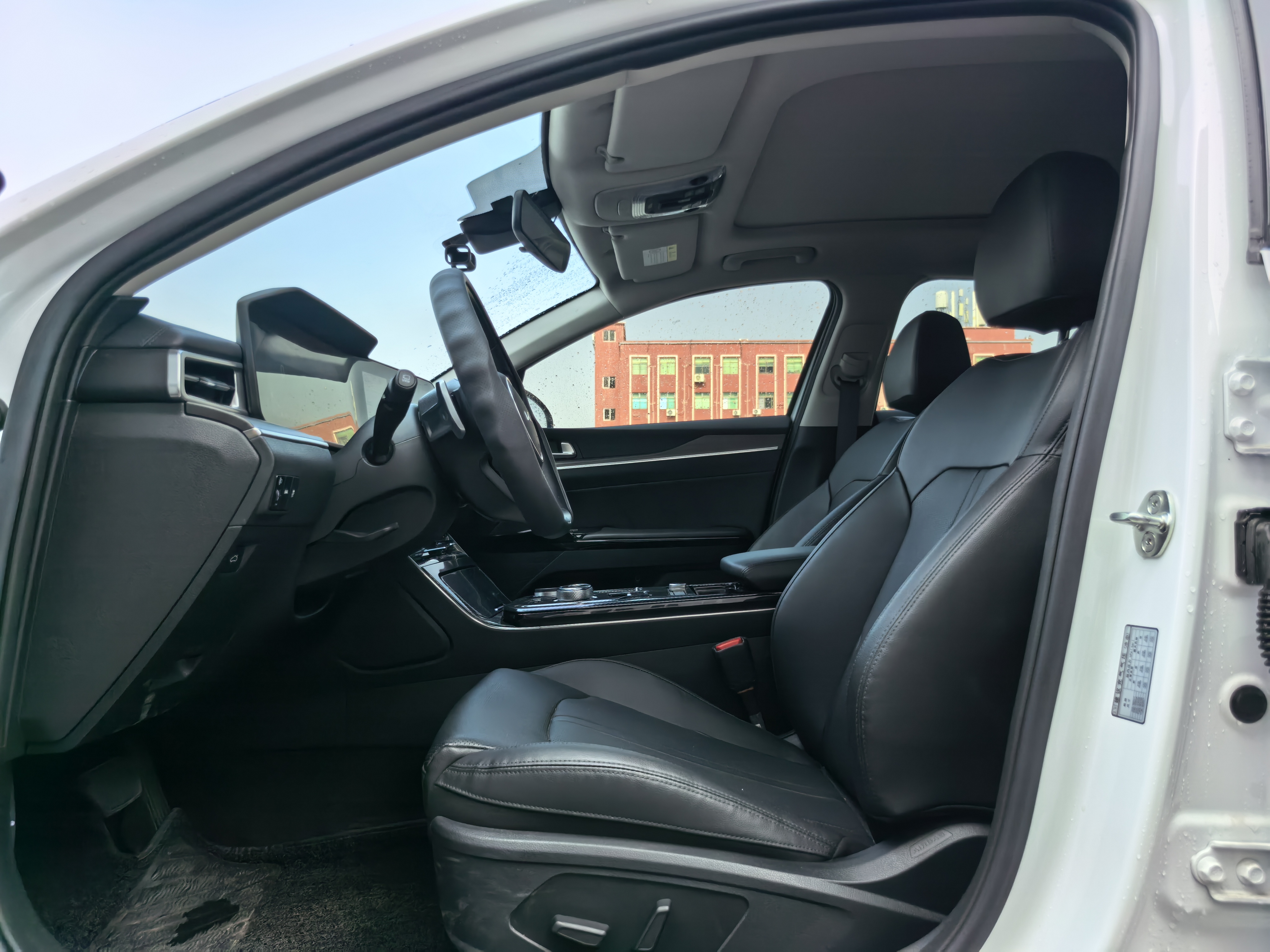 Kia K5 2025 car image #11