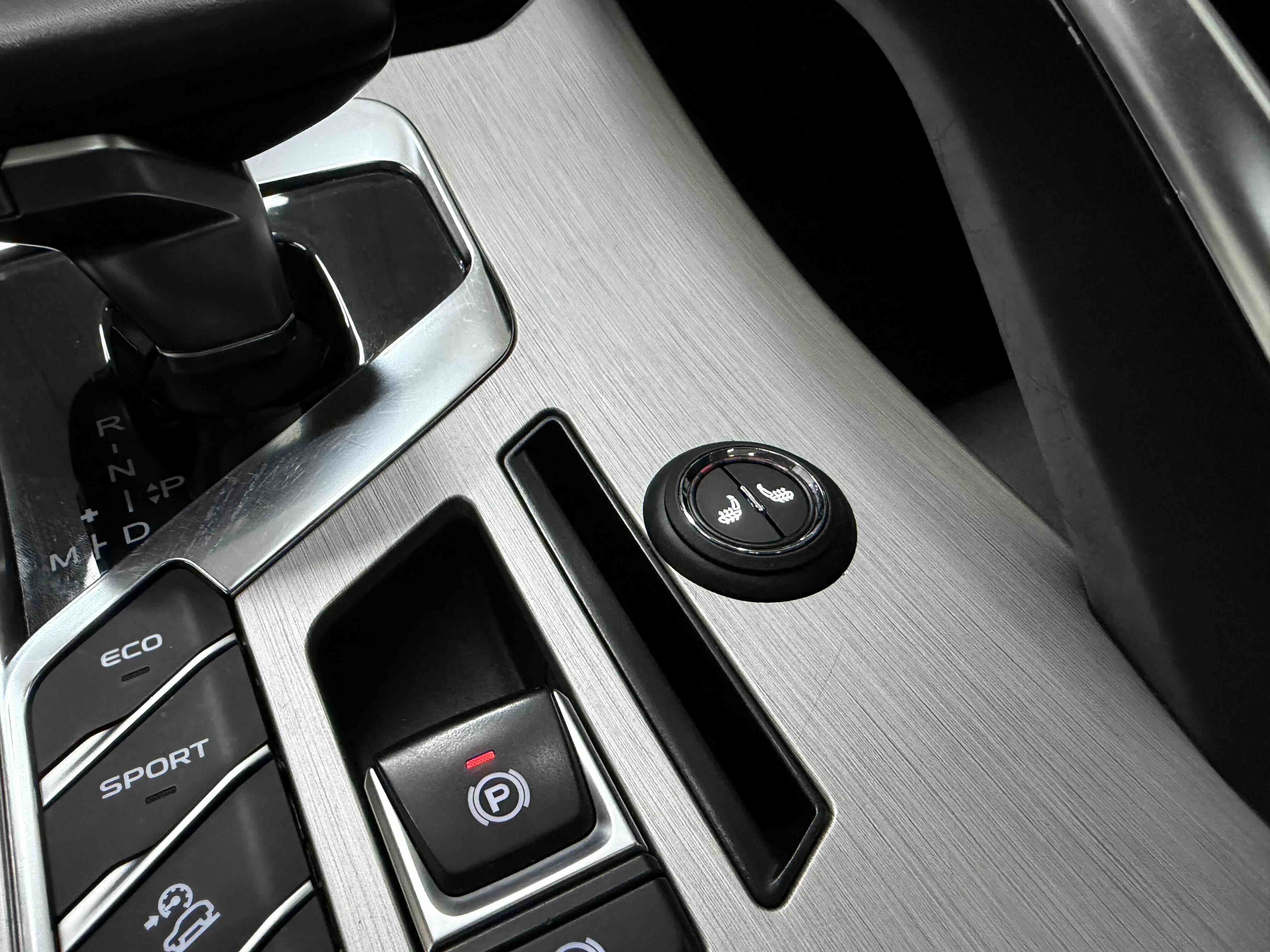 GEELY Coolray 2022 car image #11