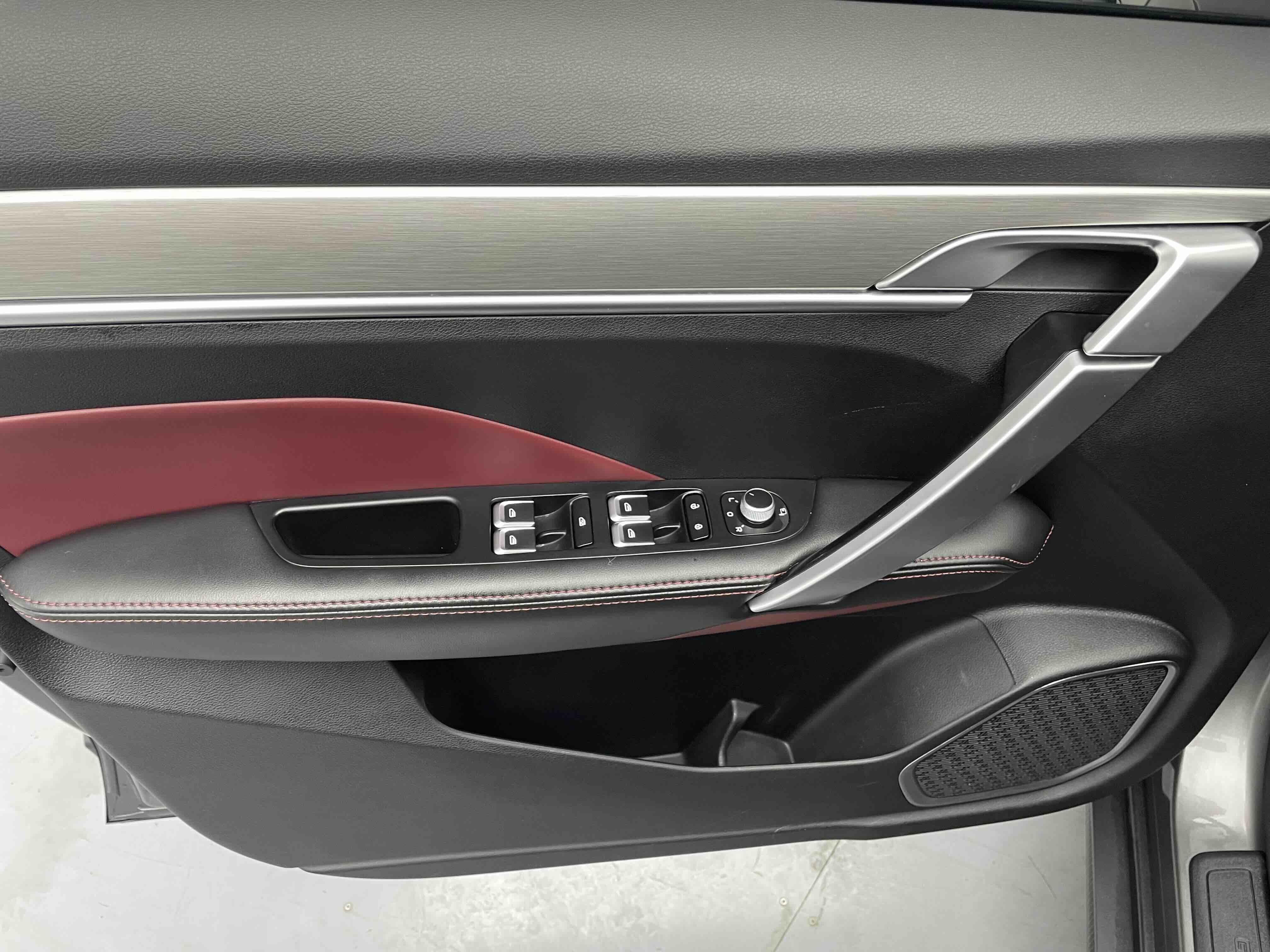 GEELY Coolray 2022 car image #11