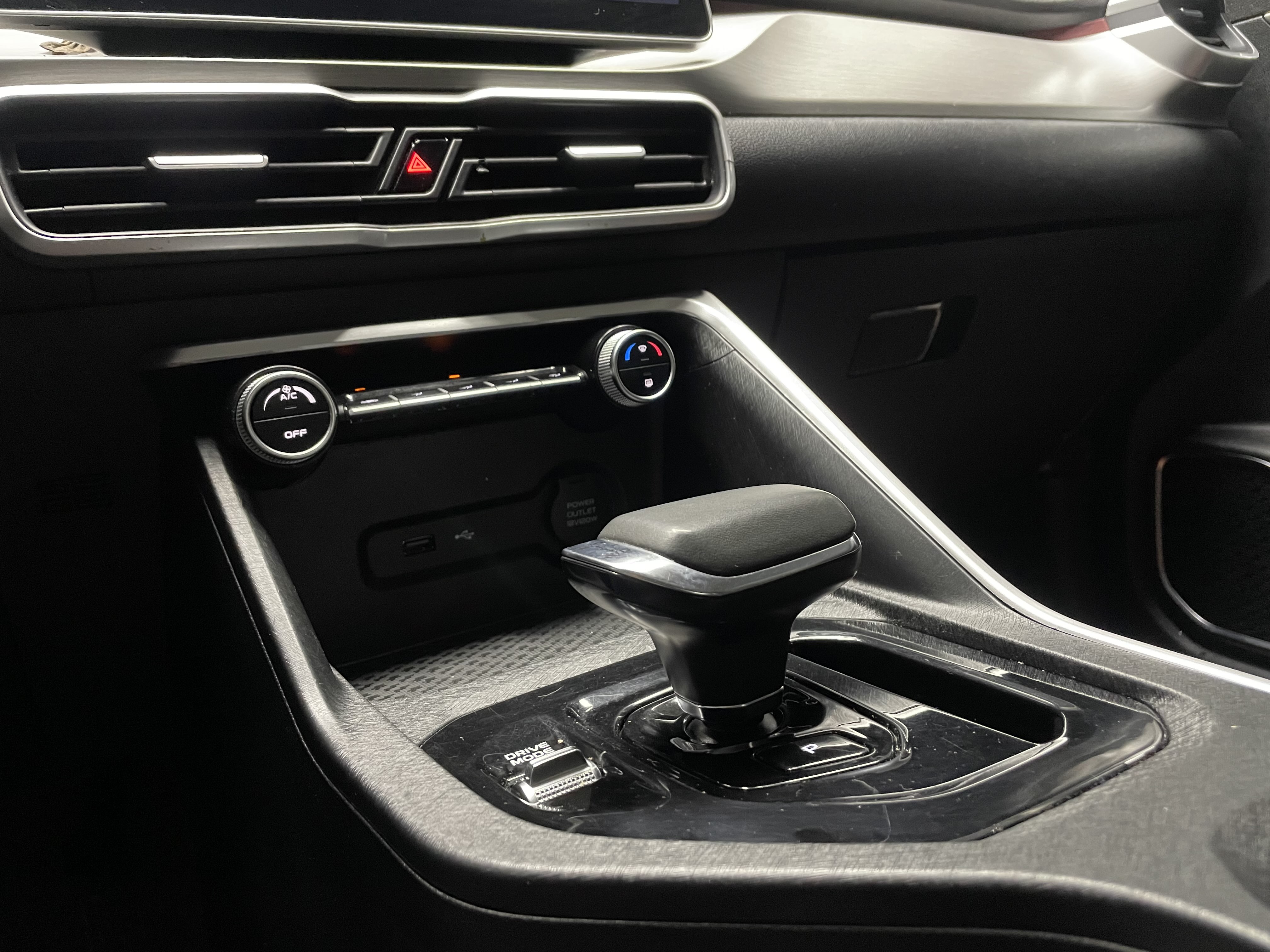 GEELY Coolray 2022 #11 GEELY Coolray 2022 car image #11