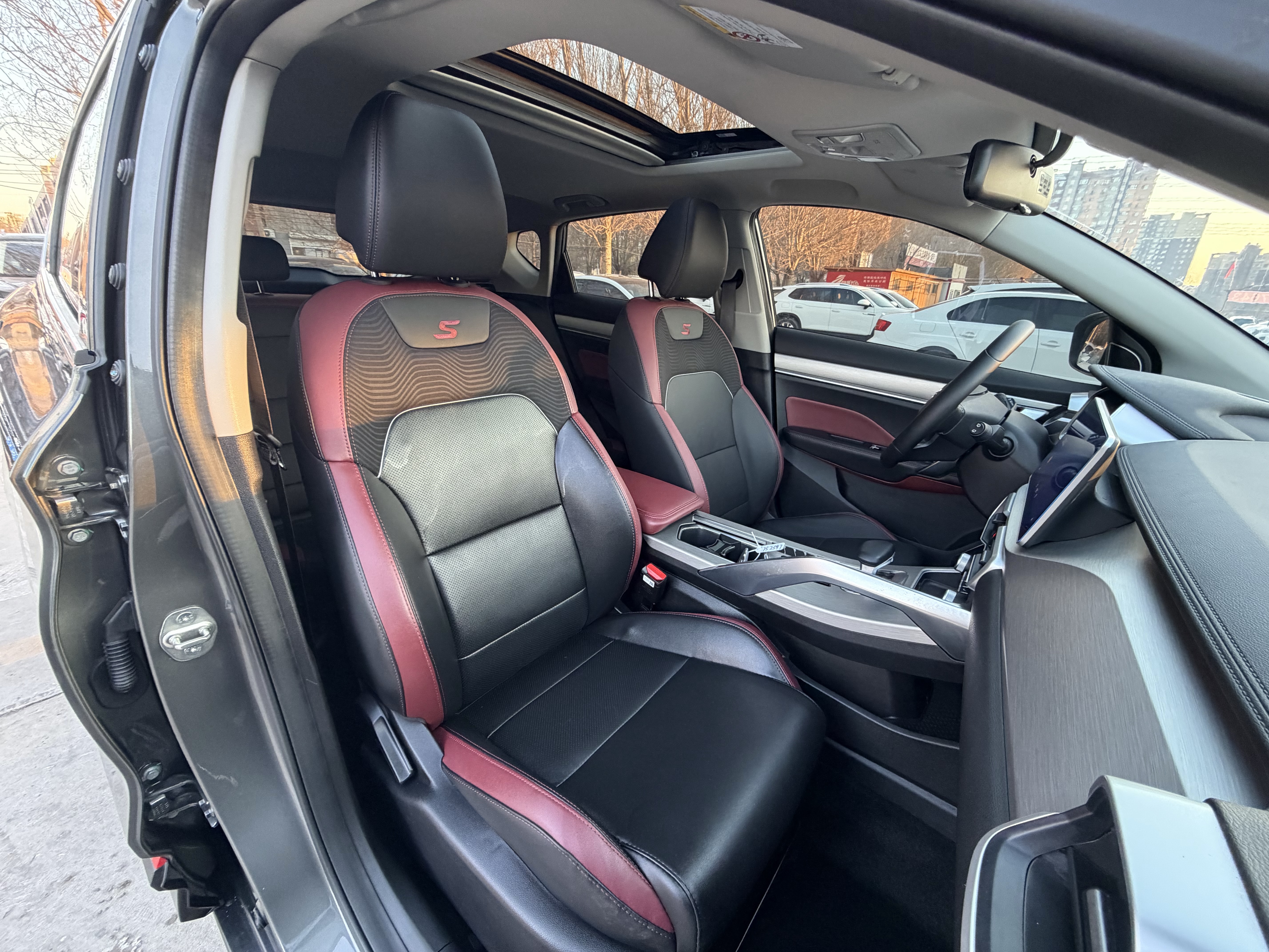 GEELY Coolray 2022 #11 GEELY Coolray 2022 car image #11