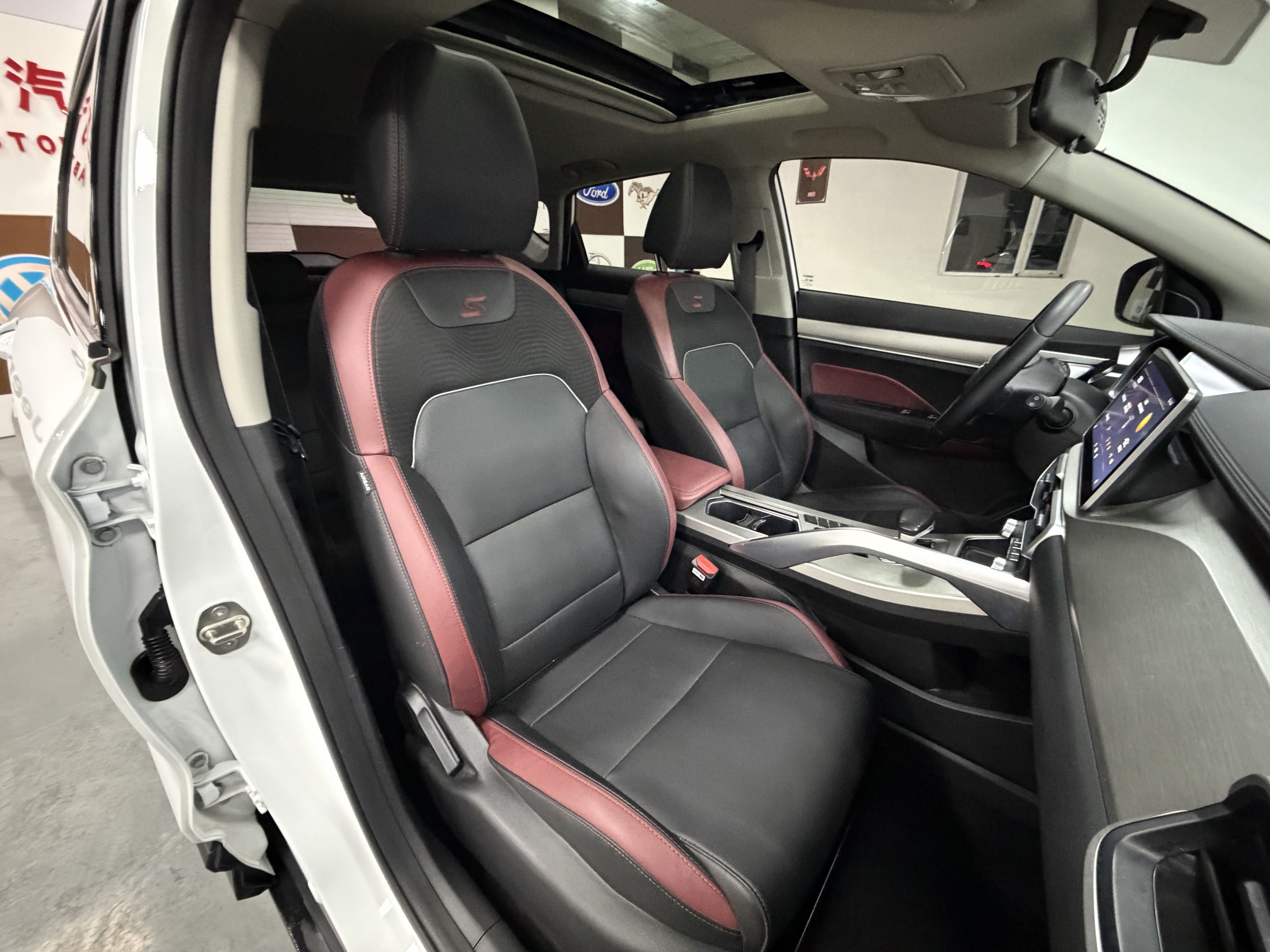 GEELY Coolray 2021 car image #11