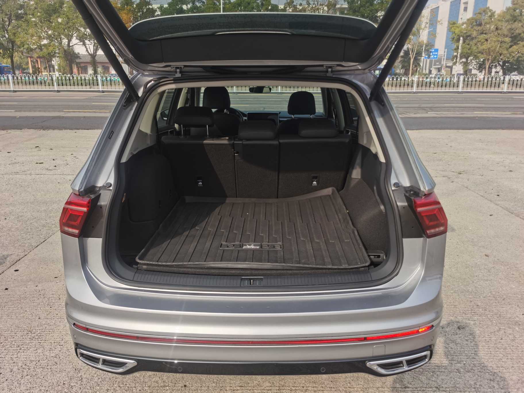 Volkswagen Tiguan L New Energy 2022 изображение автомобиля #11