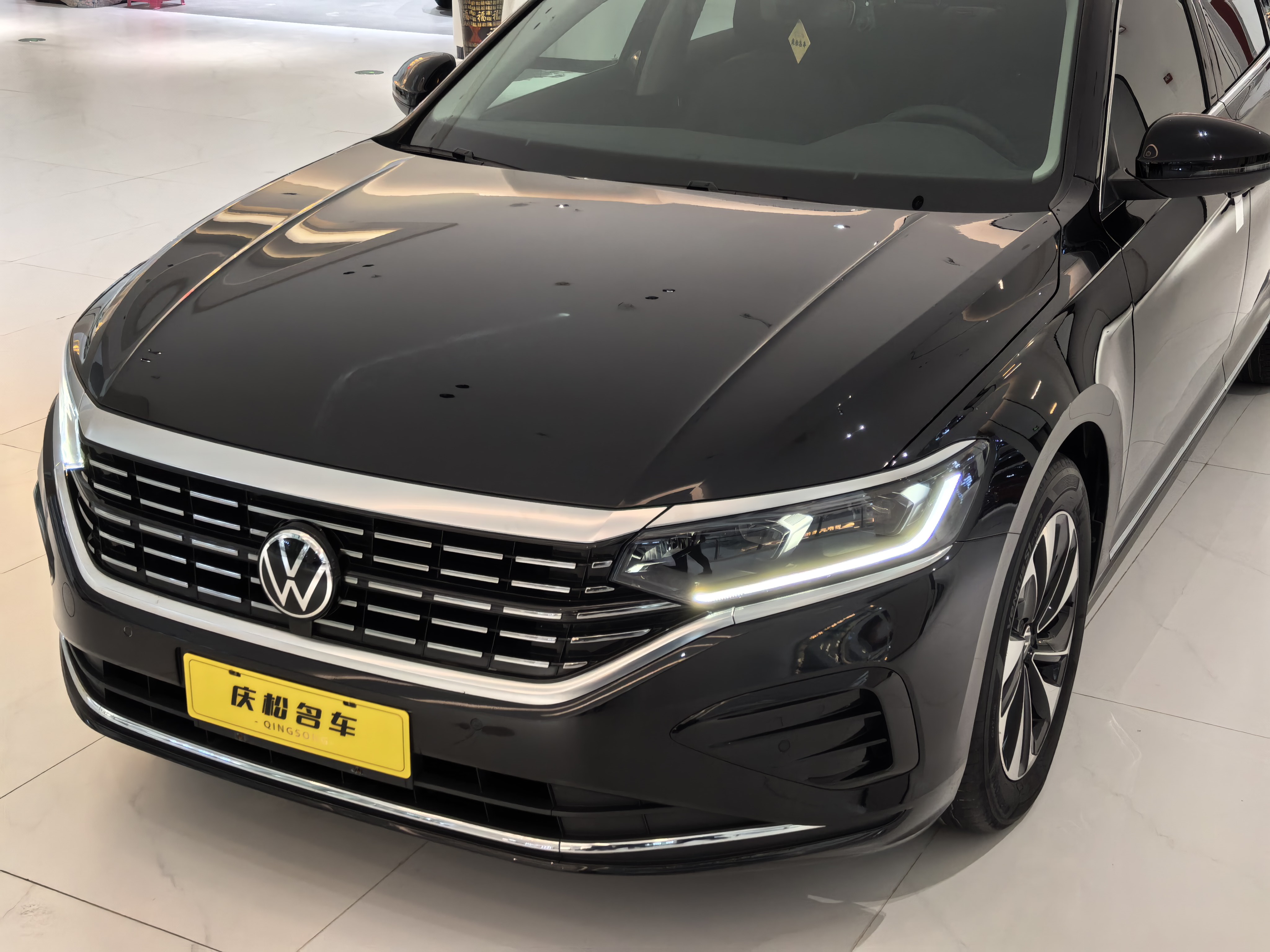 Volkswagen Passat 2021 car image #11