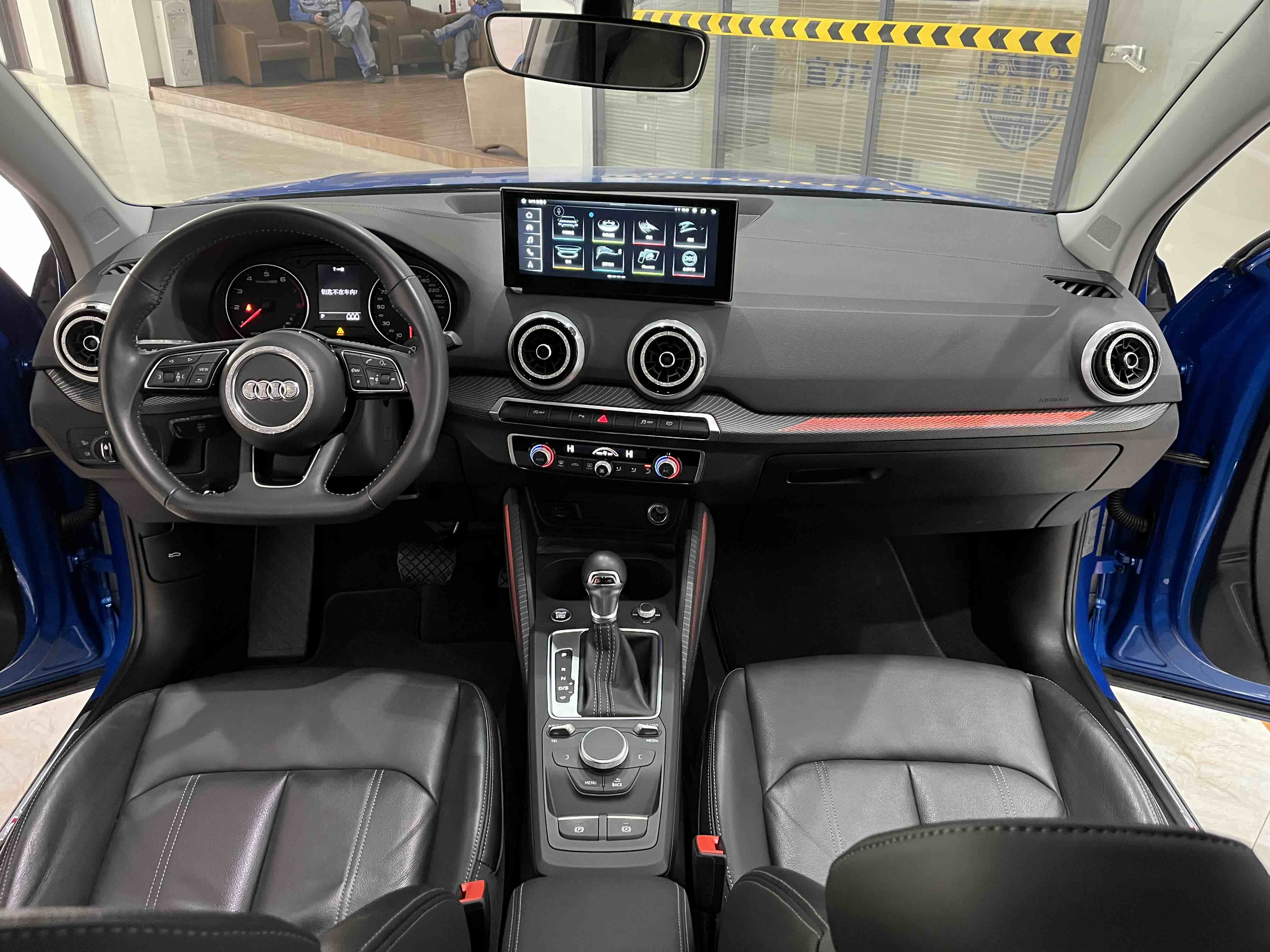2022 car image #11