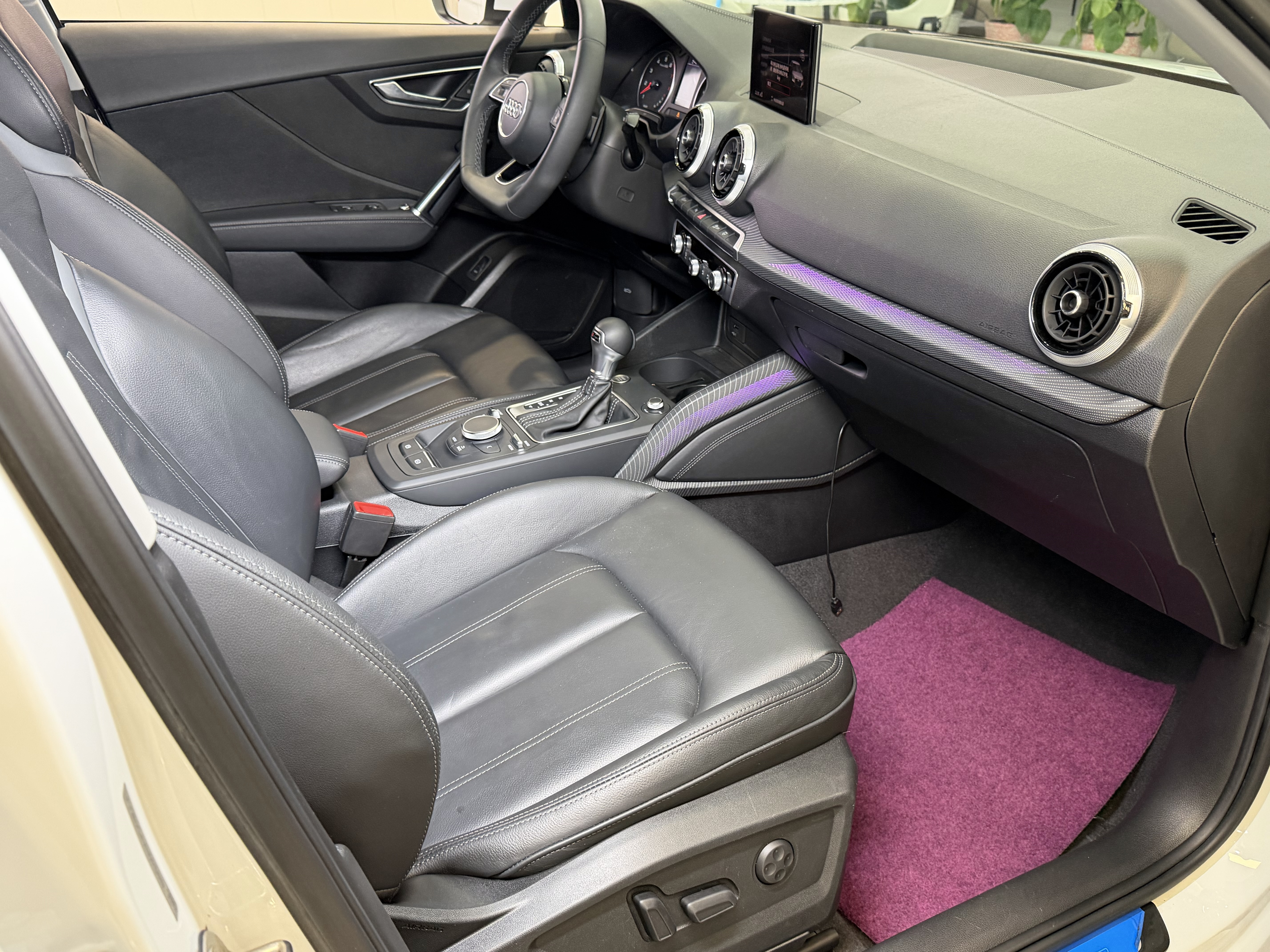 Q2L 2022 car image #11
