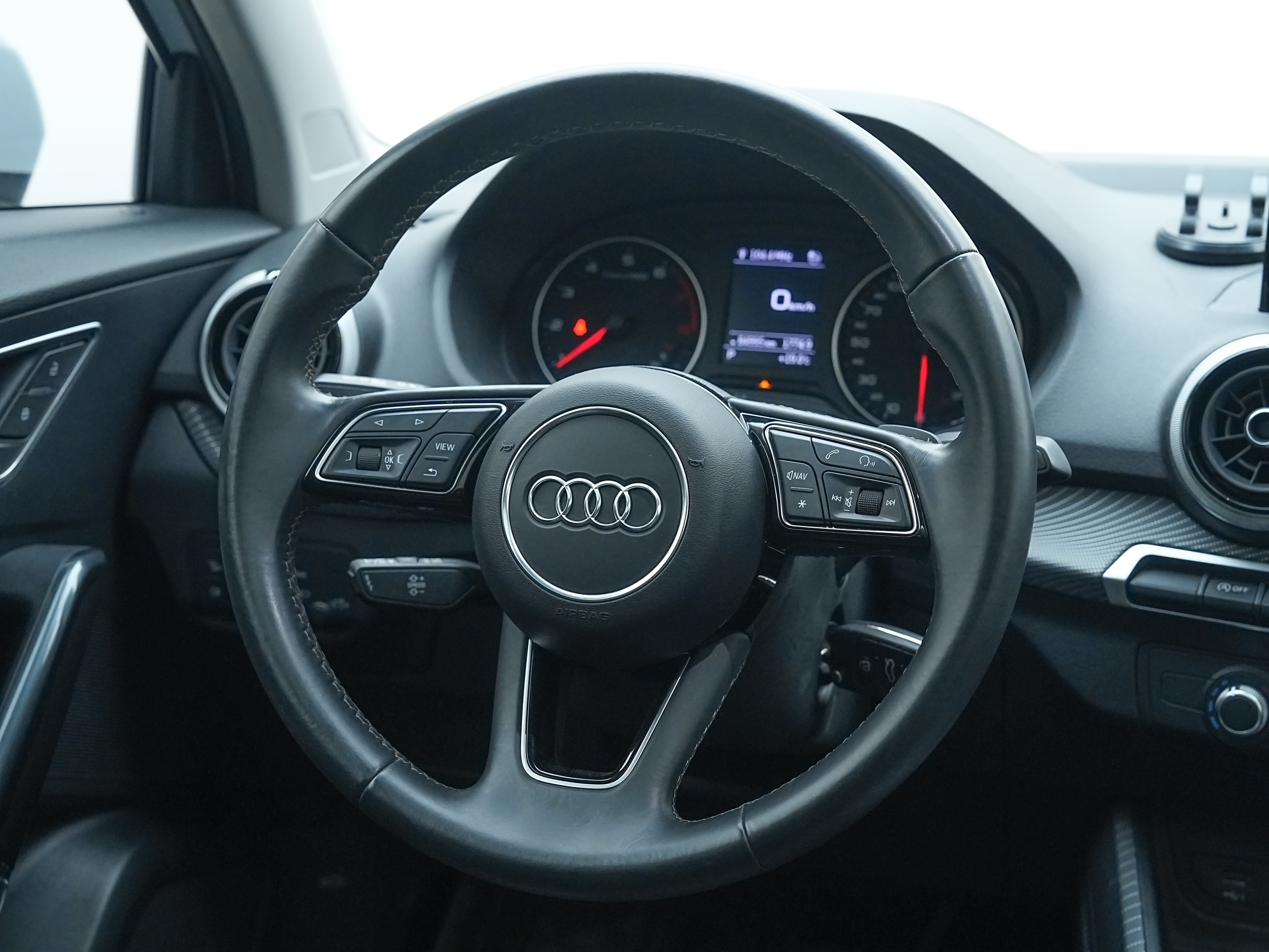 Audi Q2L 2023 imagem de carro #11