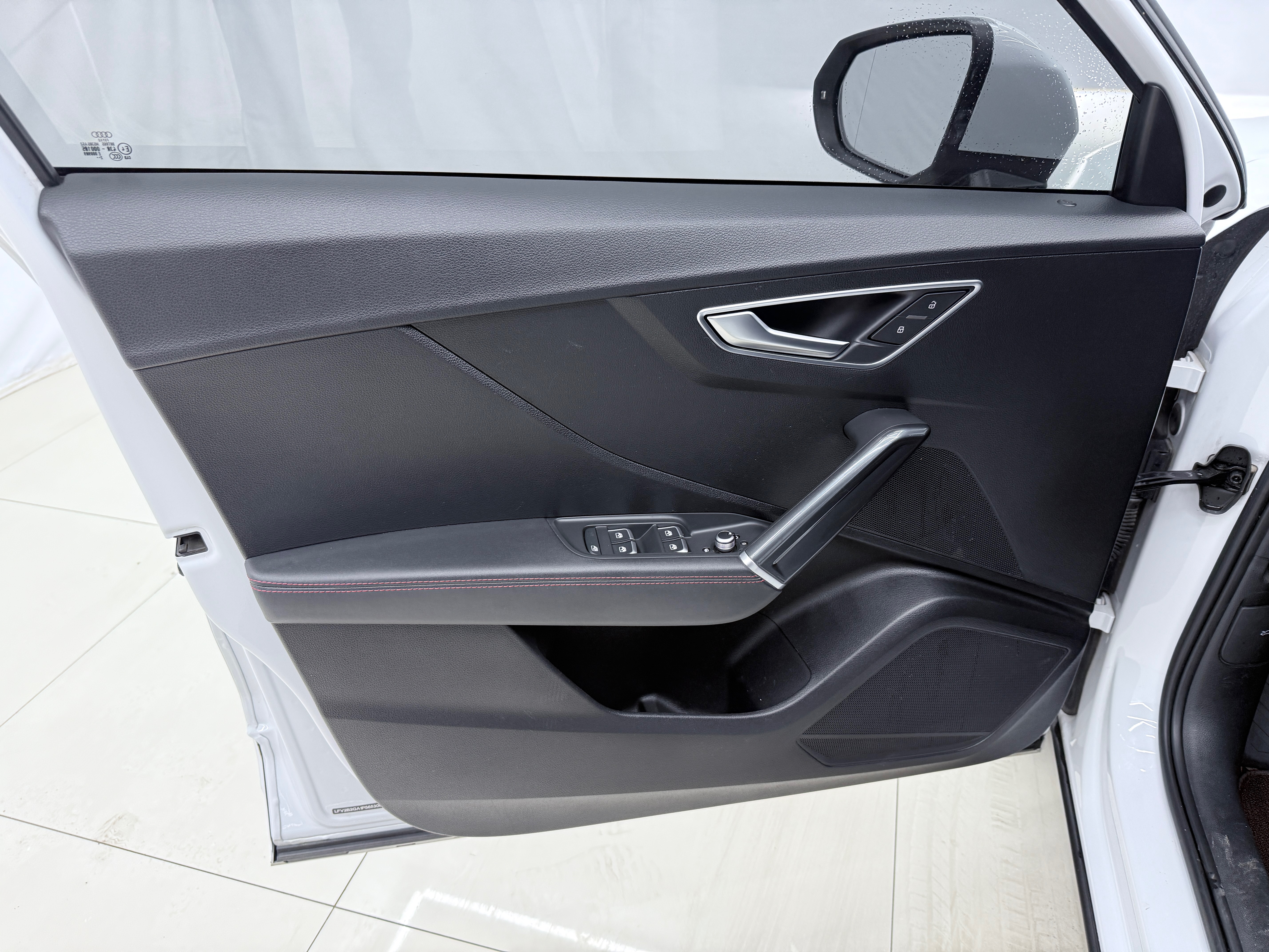 Audi Q2L 2023 immagine di auto #11