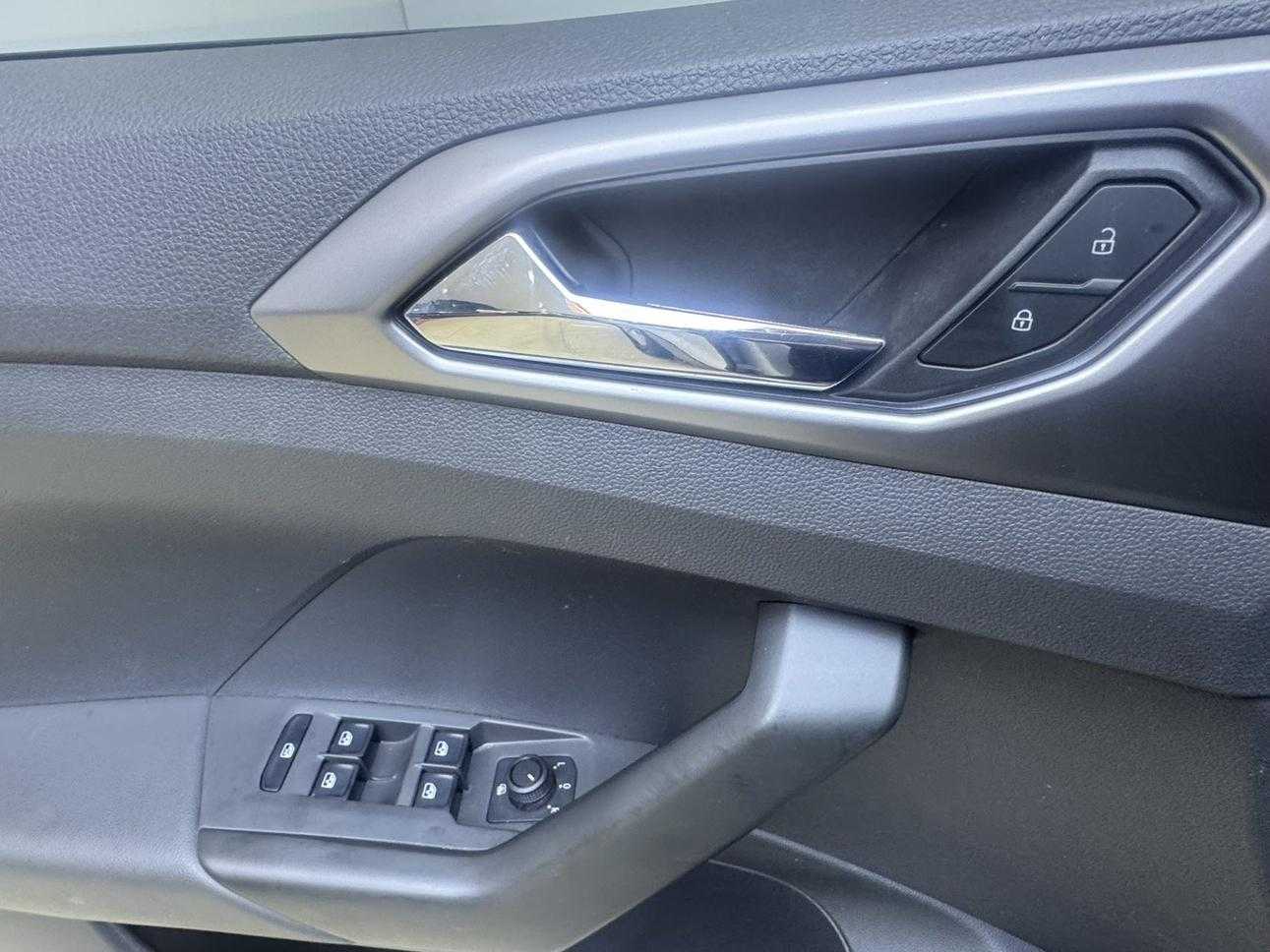 Volkswagen T-Cross 2023 #11 Volkswagen T-Cross 2023 car image #11