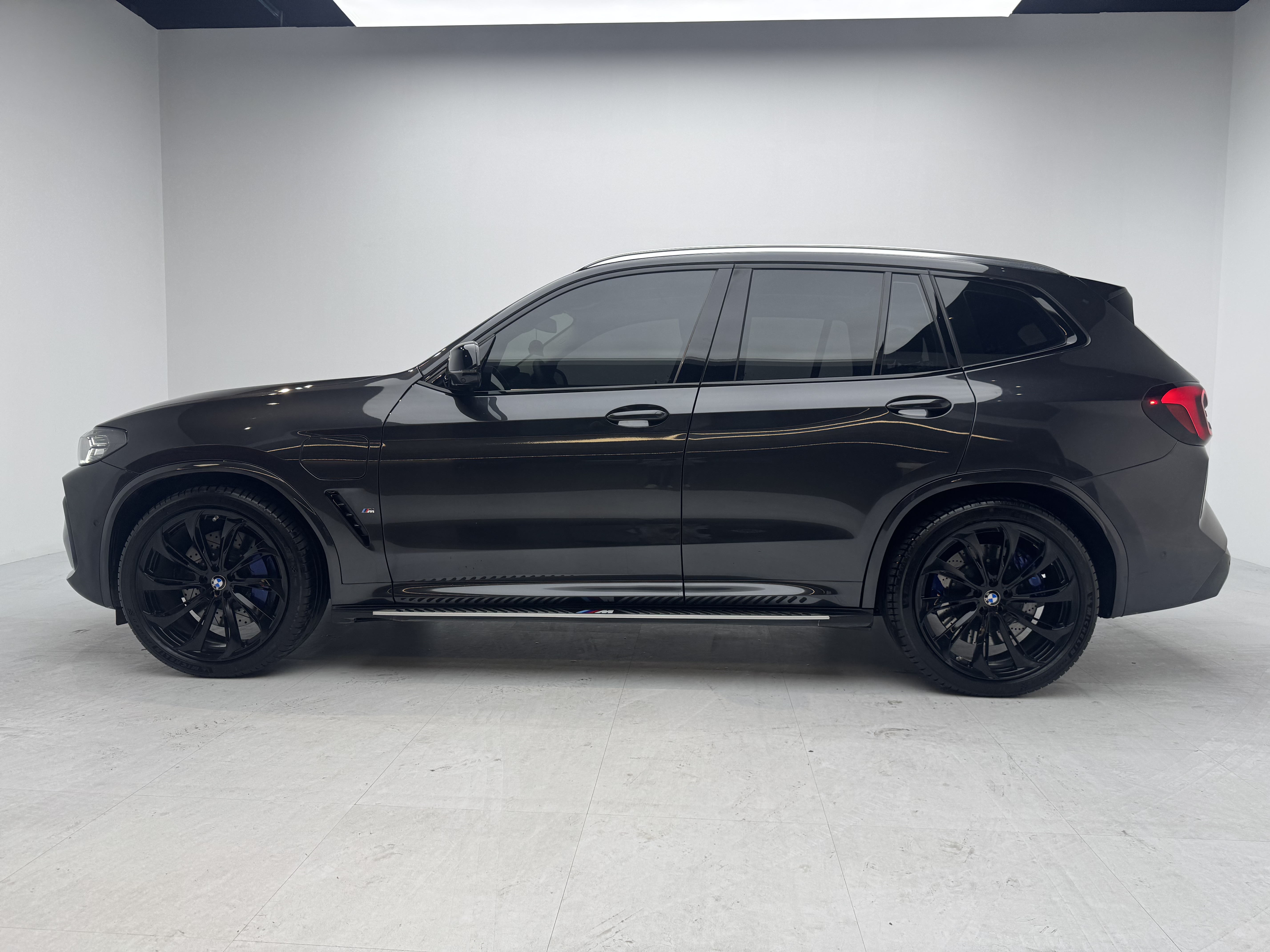 BMW iX3 2022 car image #11