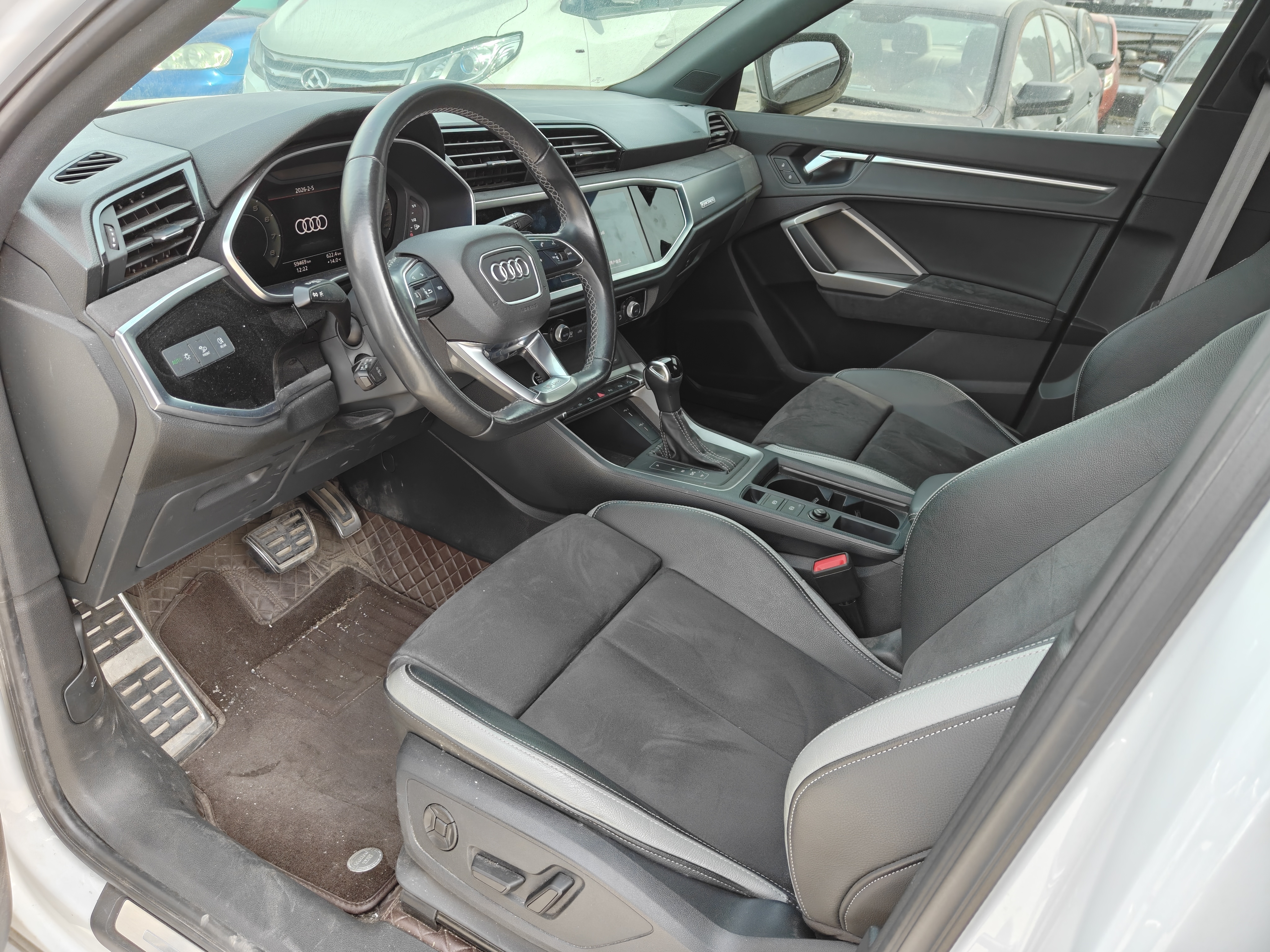 Audi Q3 2022 car image #11