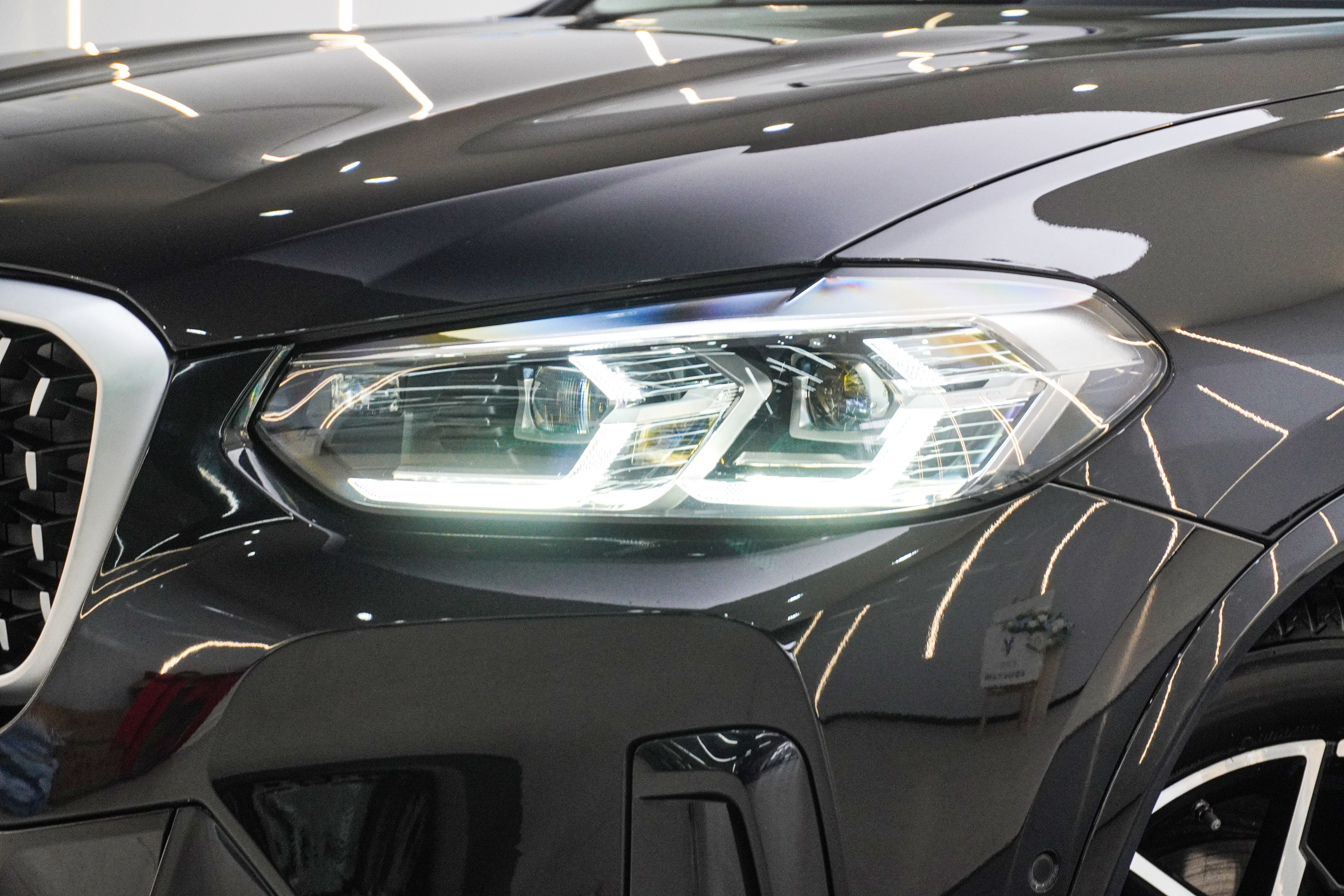 BMW X4 2023 immagine di auto #11