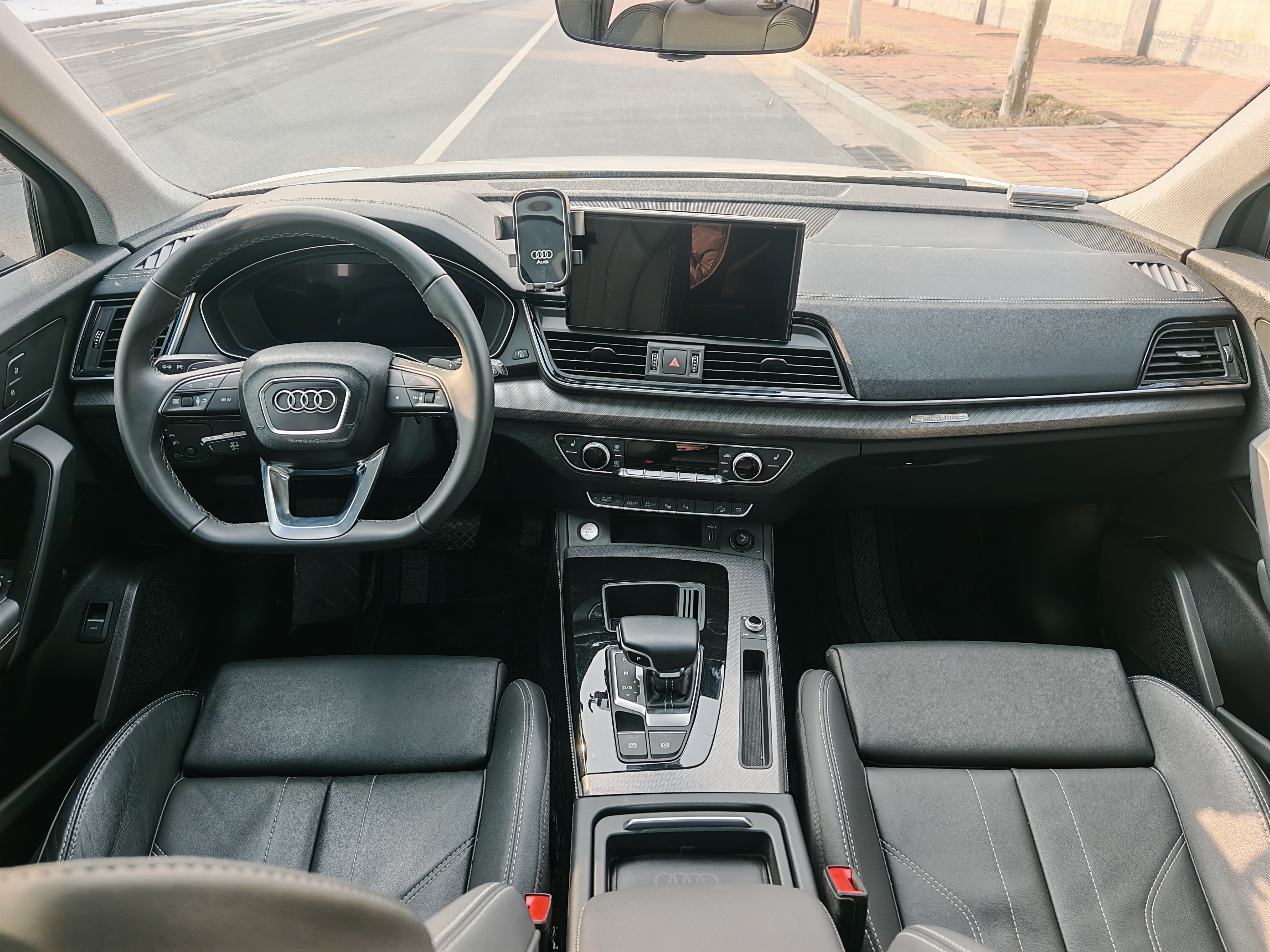 Audi Q5L 2022 car image #11