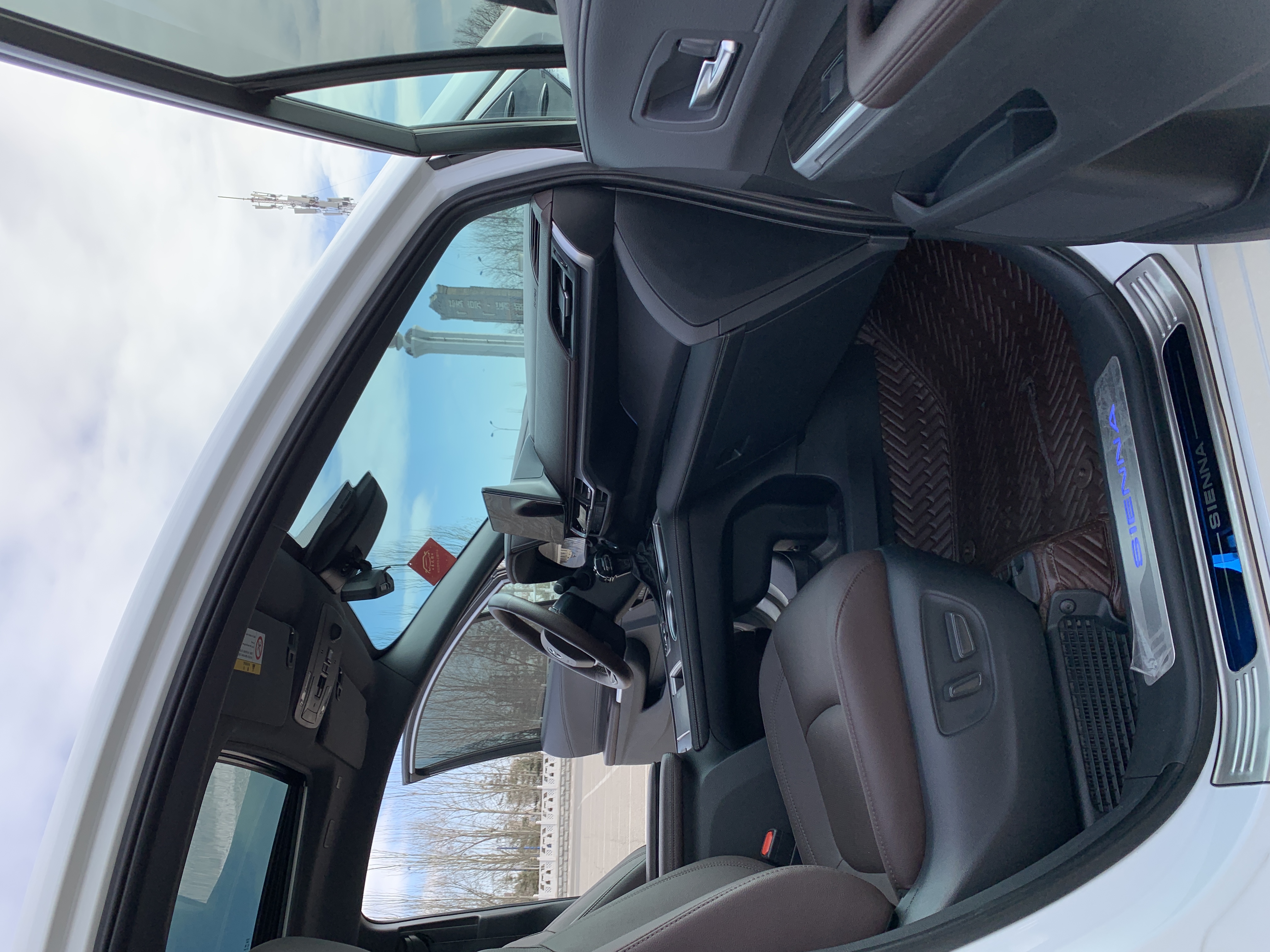 Toyota Sienna 2022 immagine di auto #11