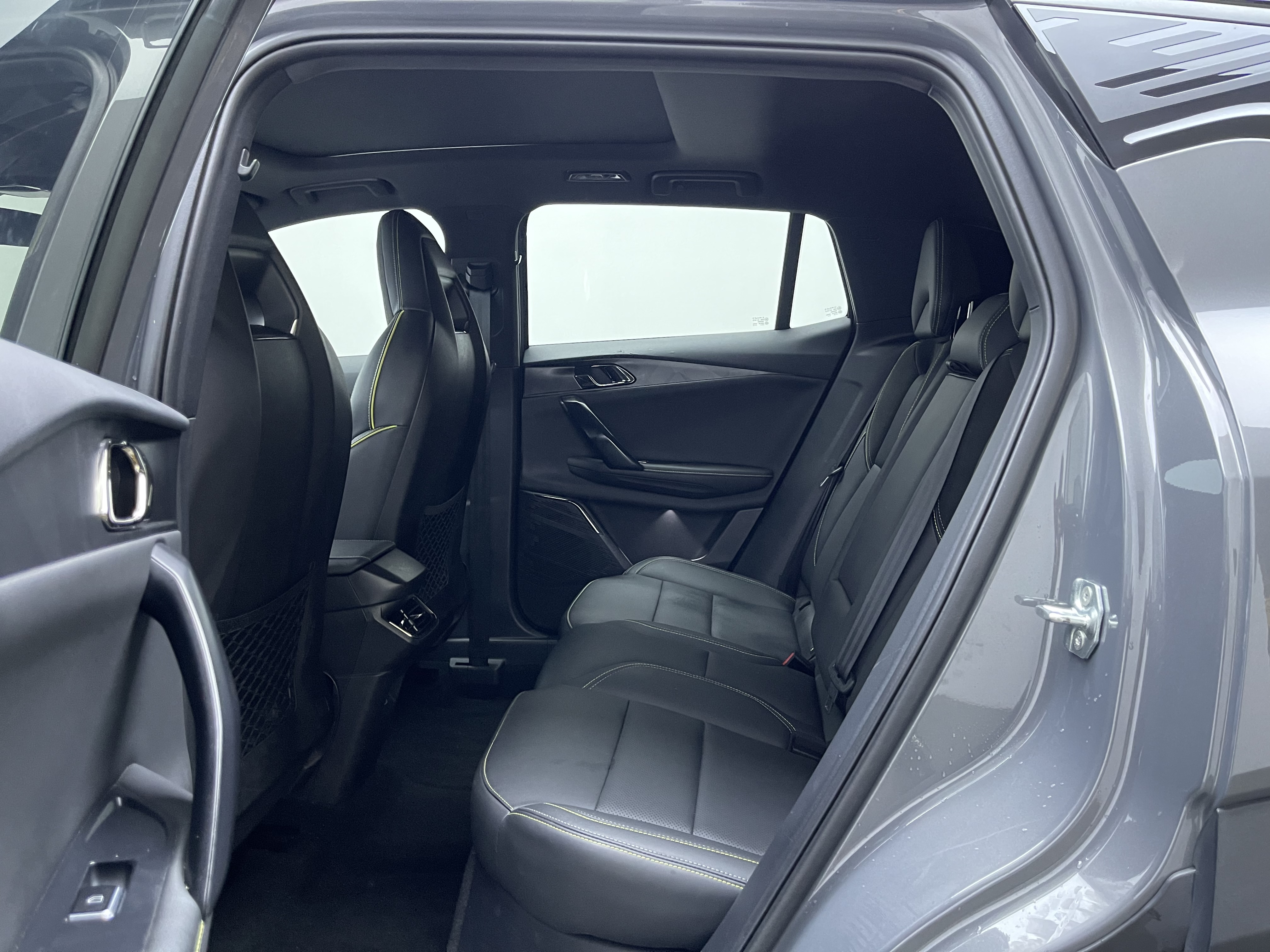 Lynk & Co 06 2024 car image #11