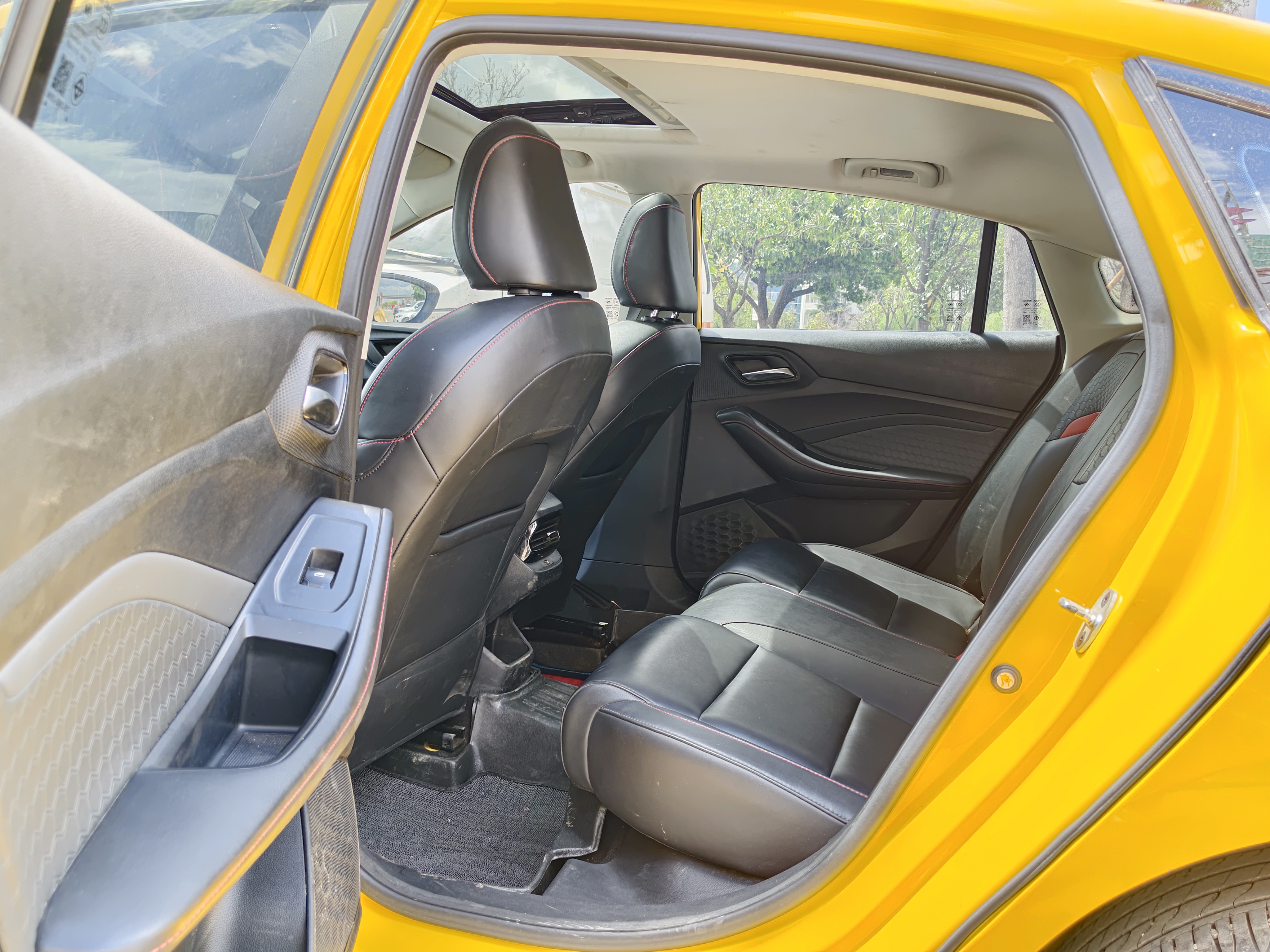 5 2022 car image #11