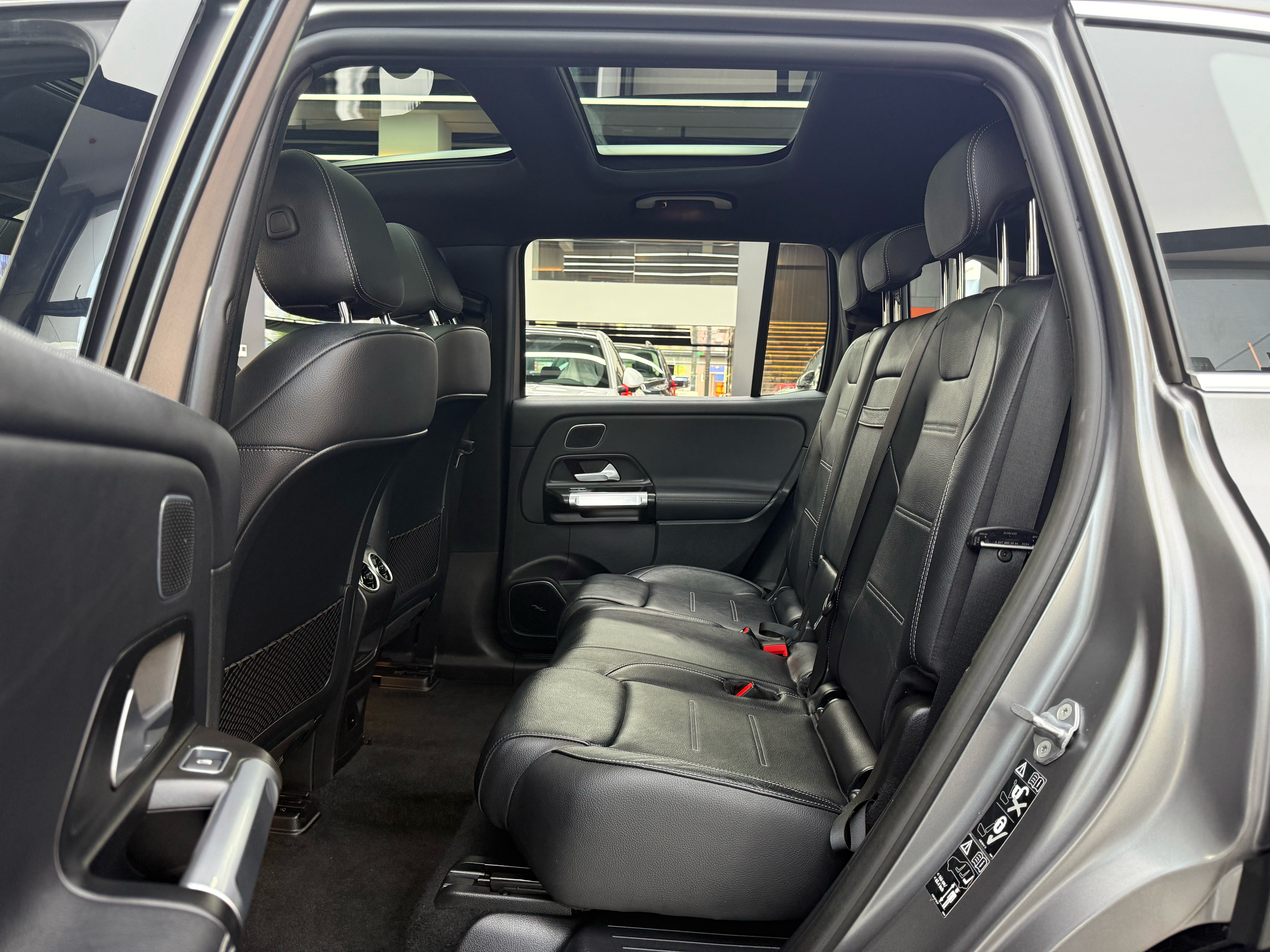 Mercedes-Benz EQB Class 2022 #11 Mercedes-Benz EQB Class 2022 immagine di auto #11