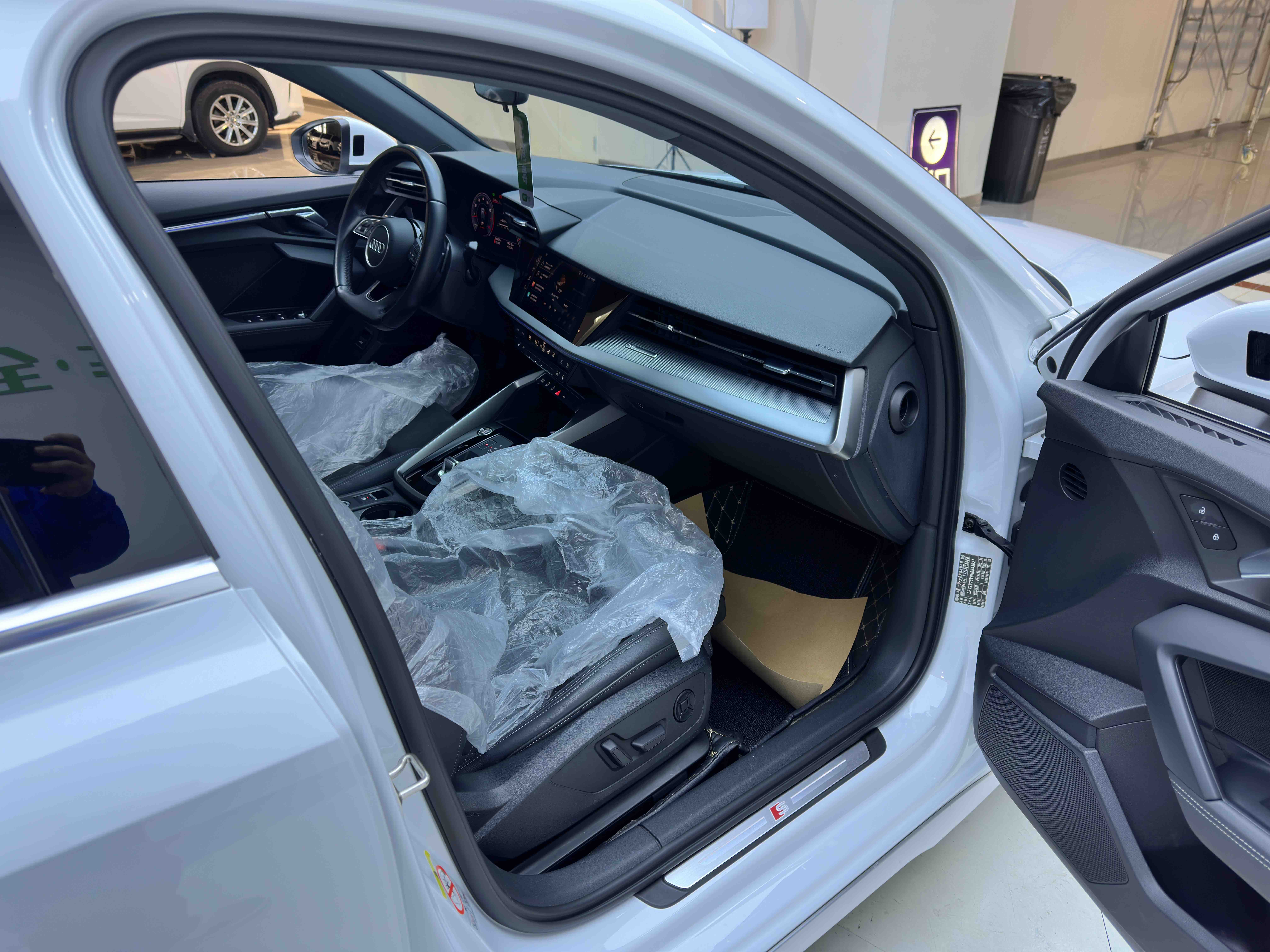 2023 #11 2023 immagine di auto #11