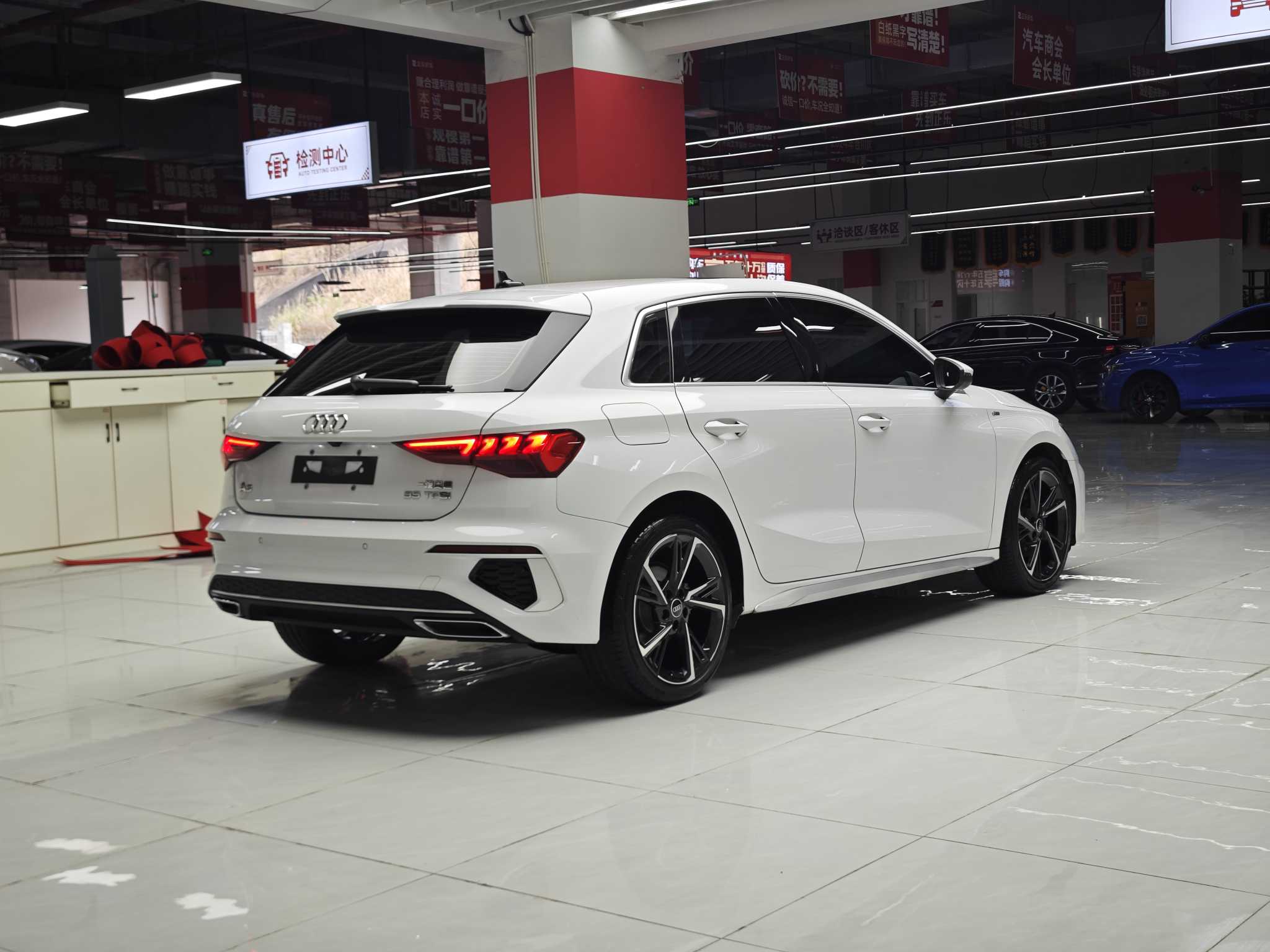 Audi A3 2023 car image #11
