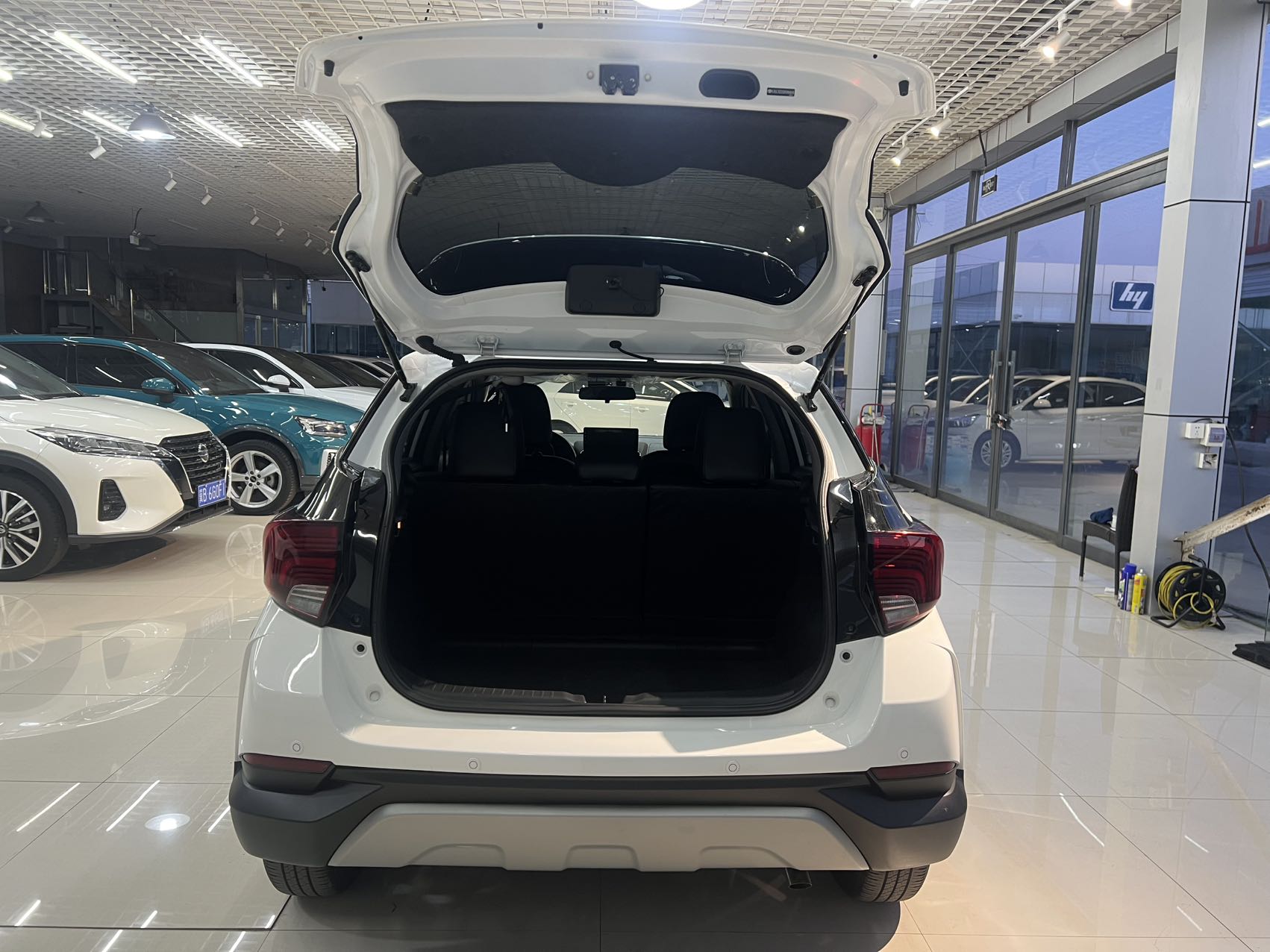 Yaris L Zhixuan 2023 car image #11