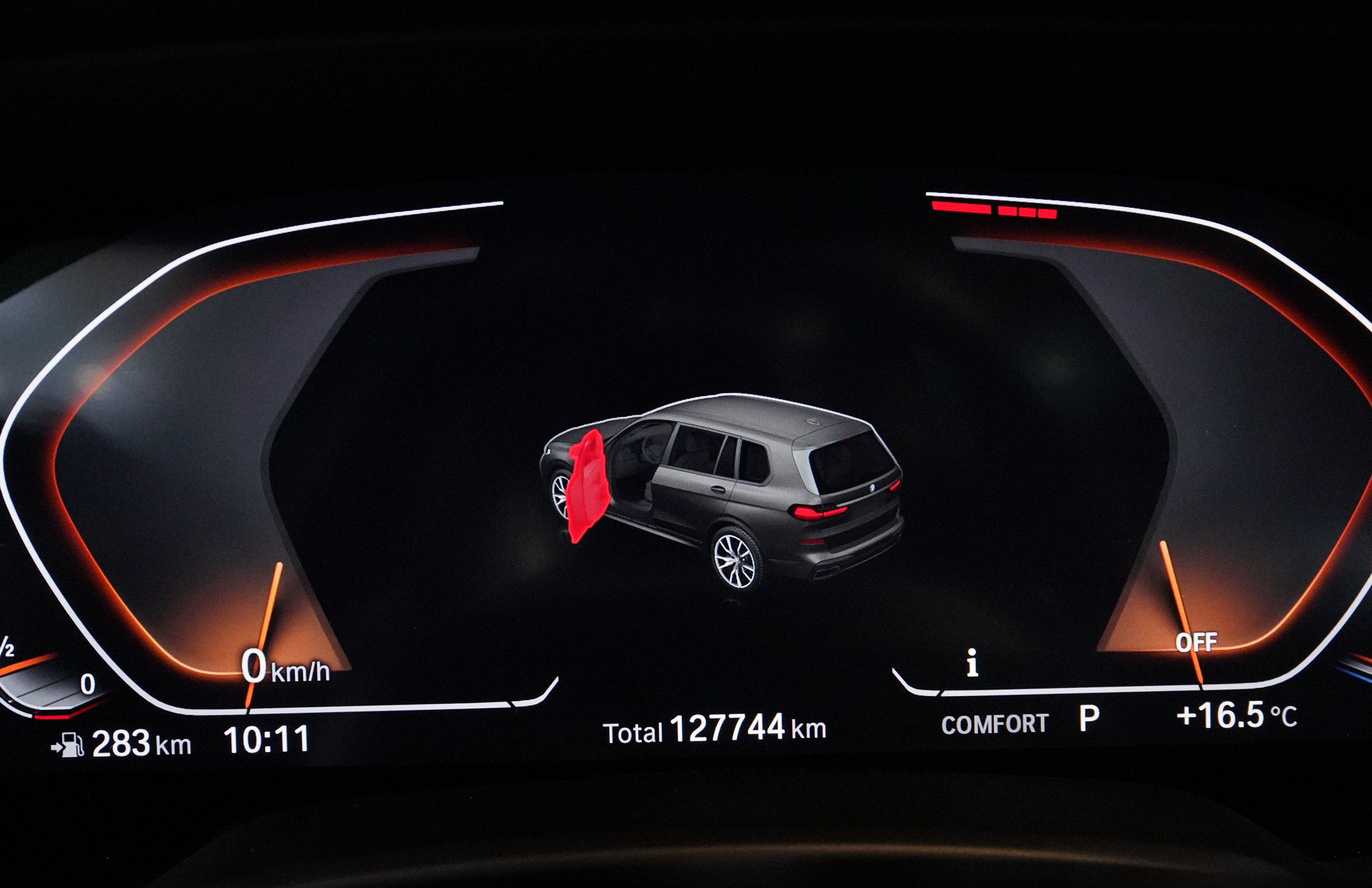 BMW X7 M60i 2022 car image #11