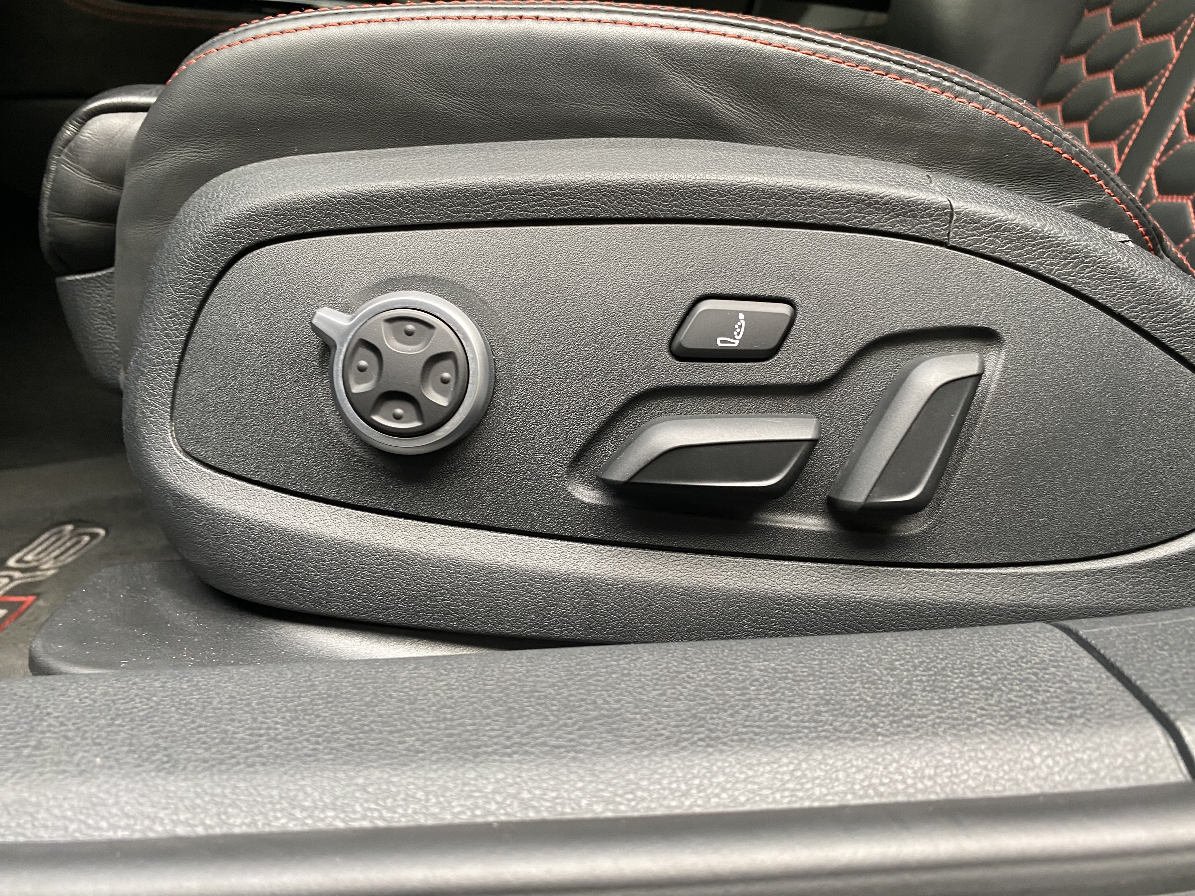 Audi RS 4 2022 #11 Audi RS 4 2022 car image #11