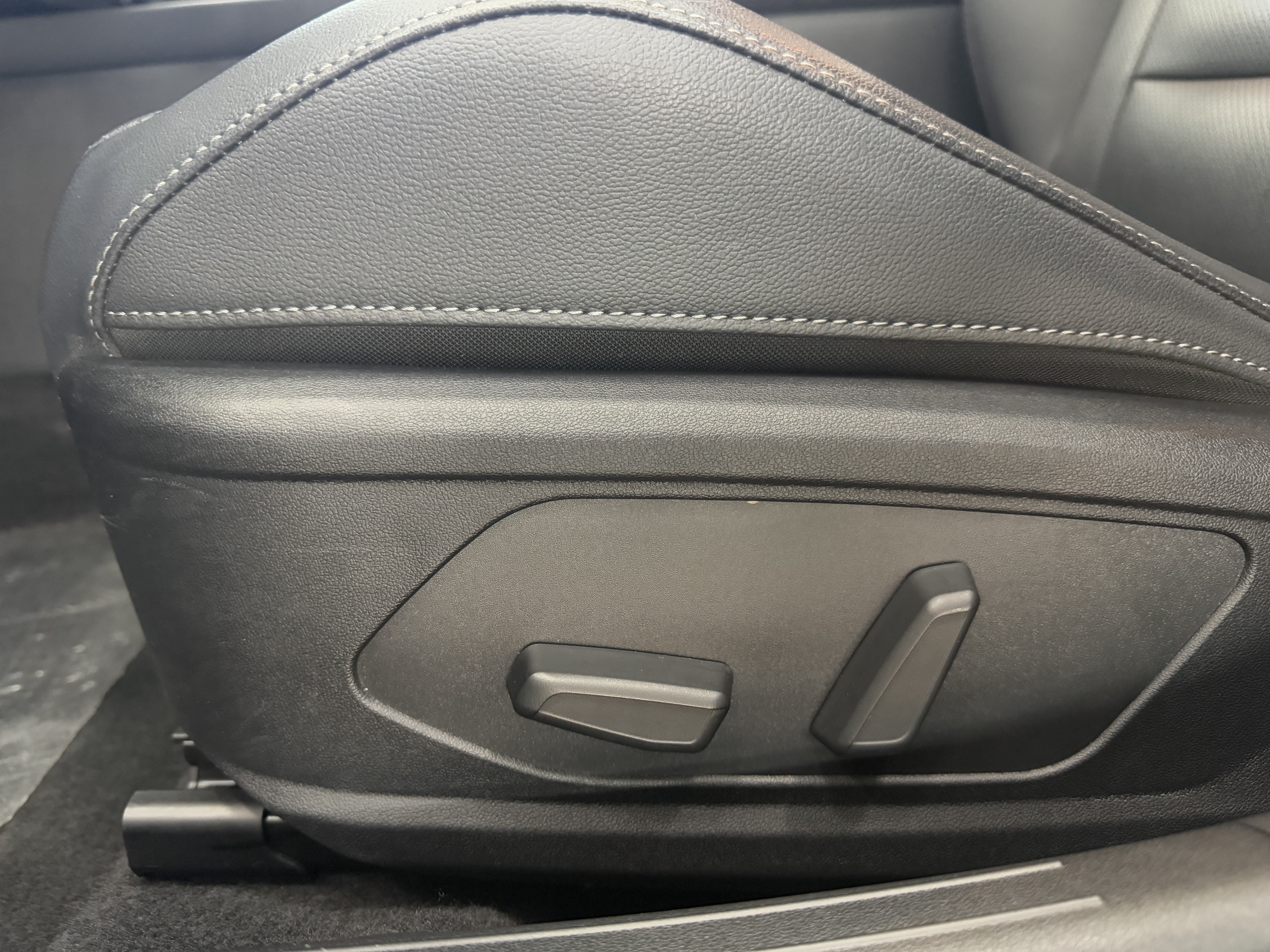 Hyundai Elantra 2023 car image #11