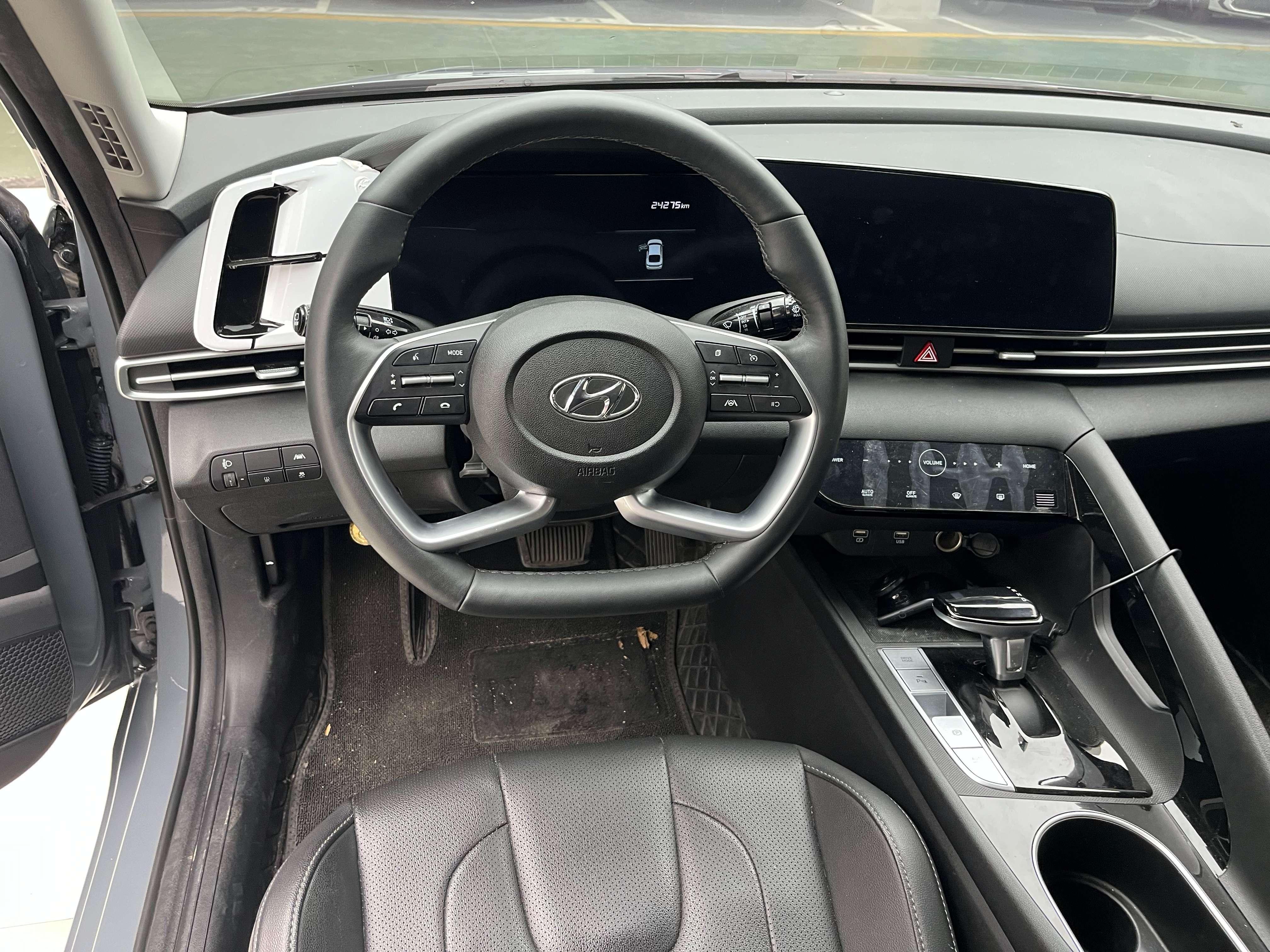 Hyundai Elantra 2023 #11 Hyundai Elantra 2023 car image #11