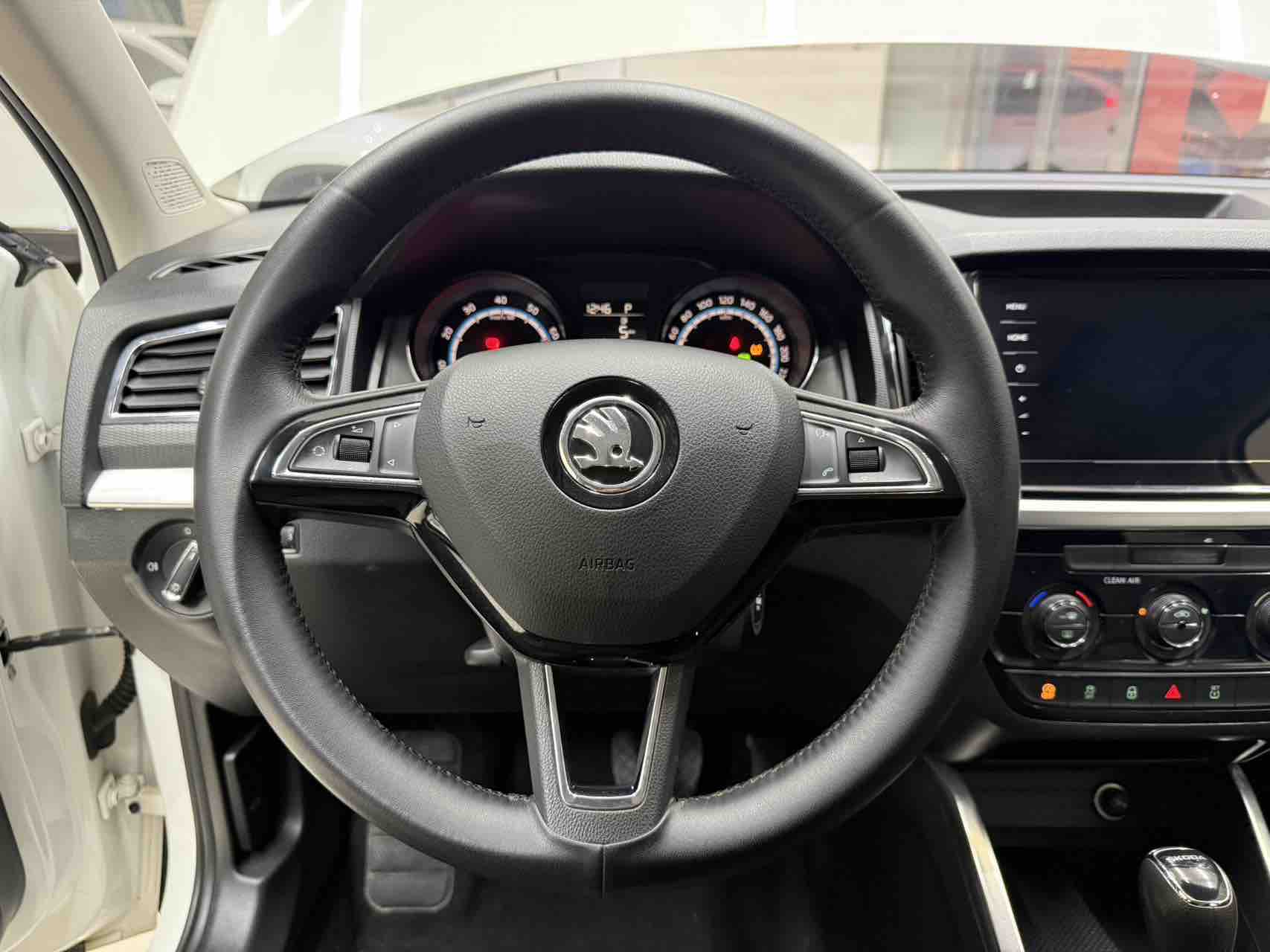 Skoda Kamiq 2022 imagen de coche #11