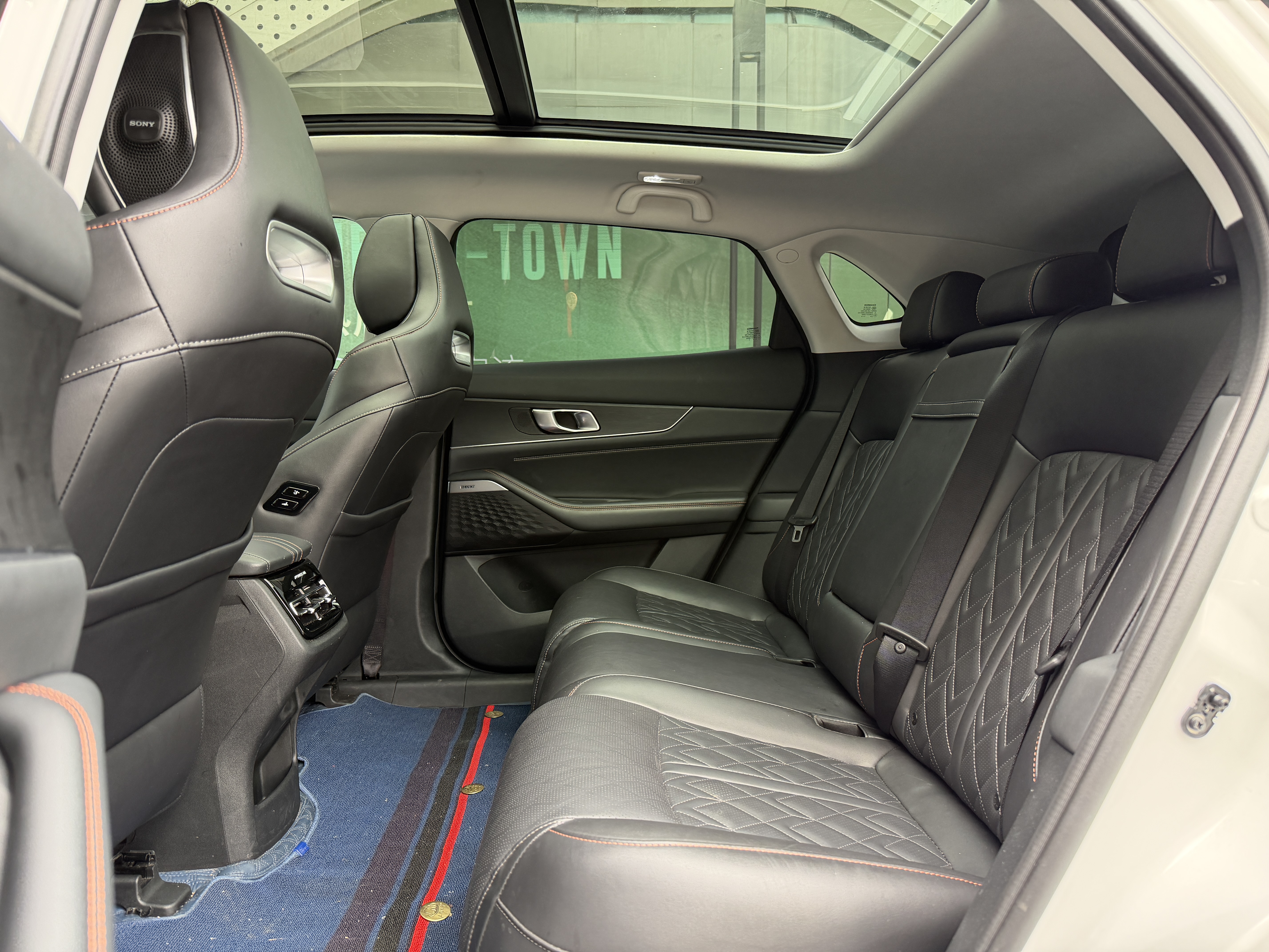 Changan UNI-K iDD 2022 car image #11